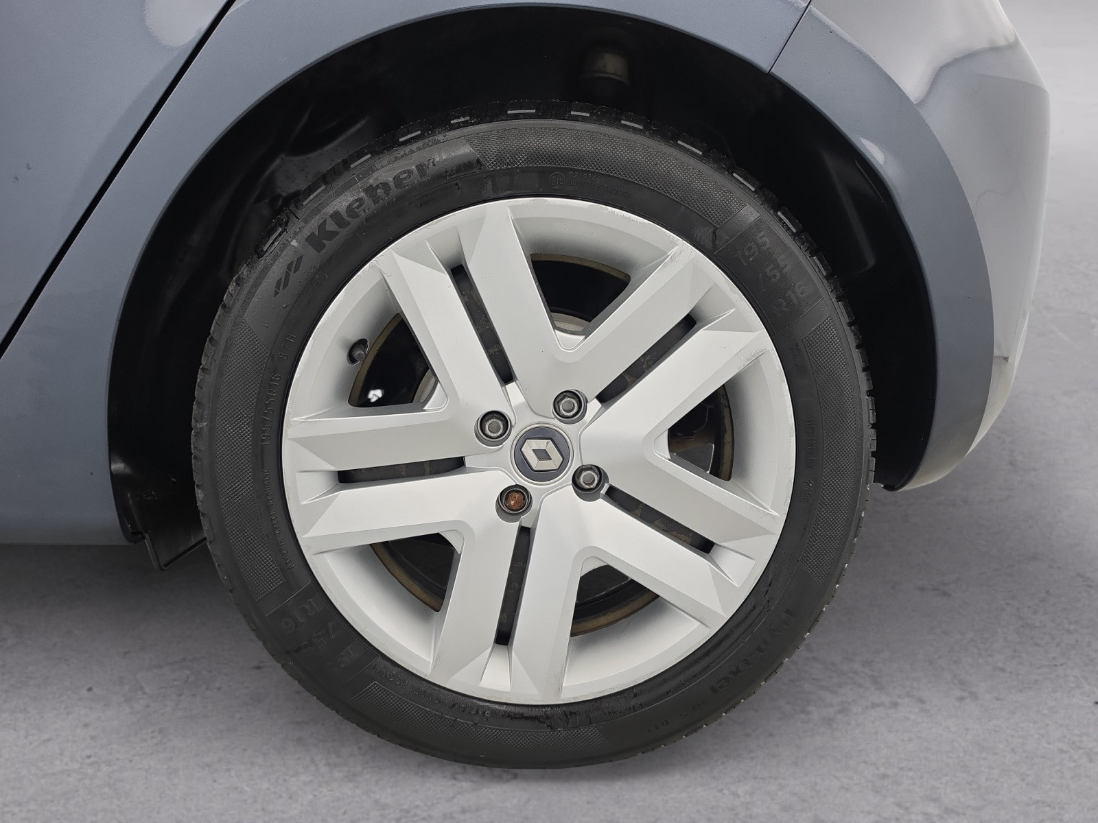 Vente en ligne Renault Clio 5 Clio E-Tech 140 - 21 au prix de 12 990 €