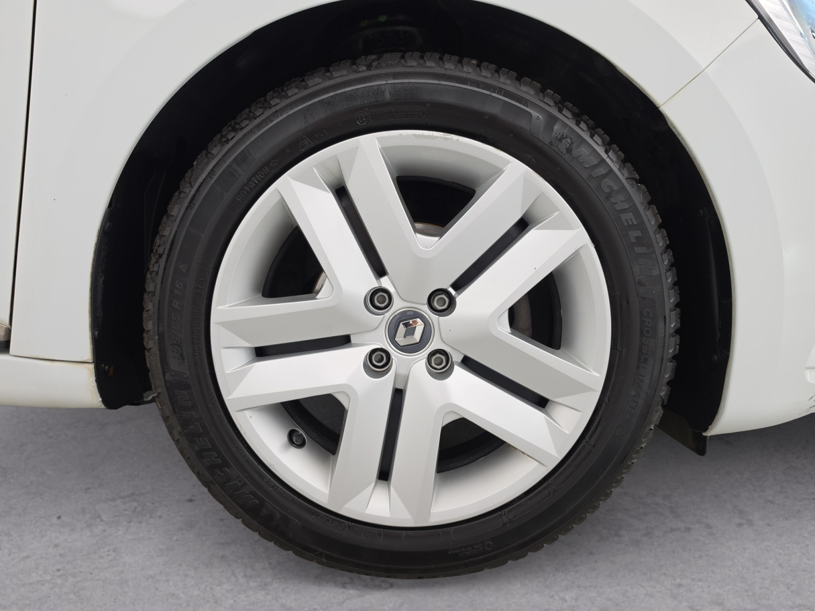 Vente en ligne Renault Clio 5 Clio TCe 100 GPL - 21N au prix de 13 490 €