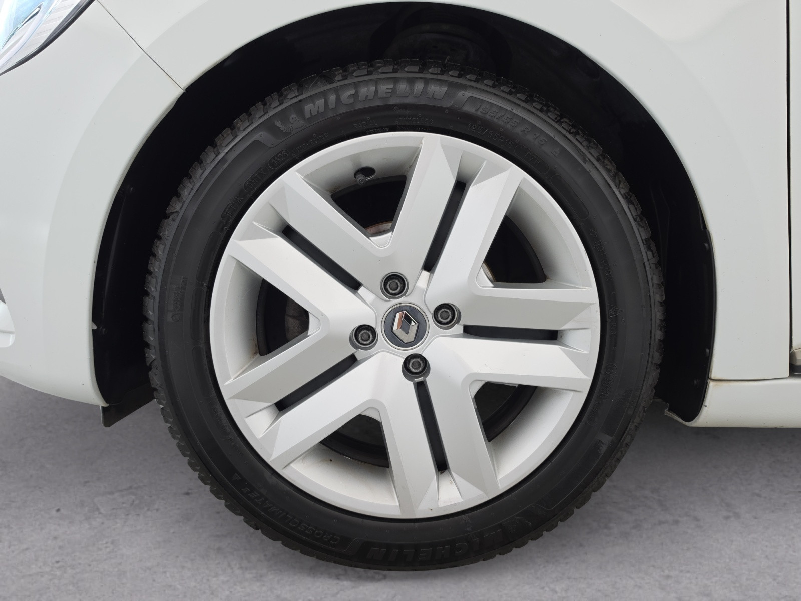 Vente en ligne Renault Clio 5 Clio TCe 100 GPL - 21N au prix de 13 490 €