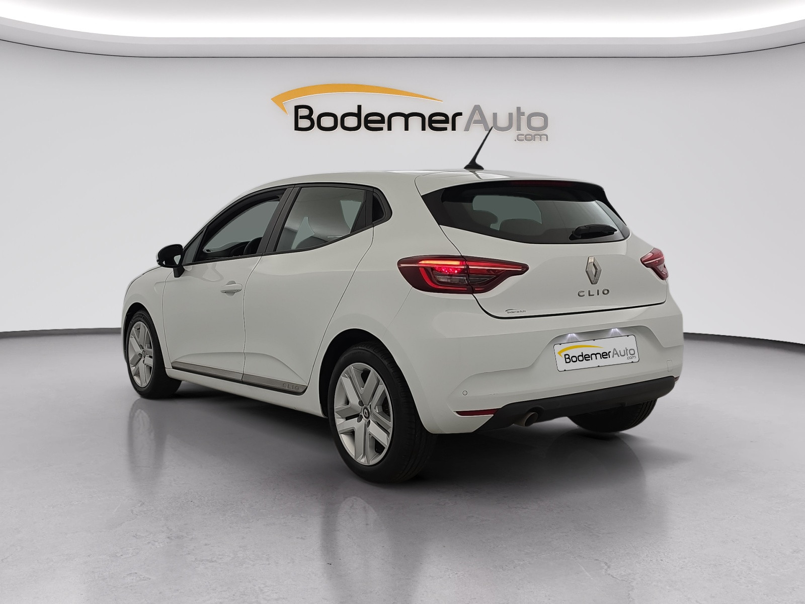 Vente en ligne Renault Clio 5 Clio TCe 100 GPL - 21N au prix de 13 490 €