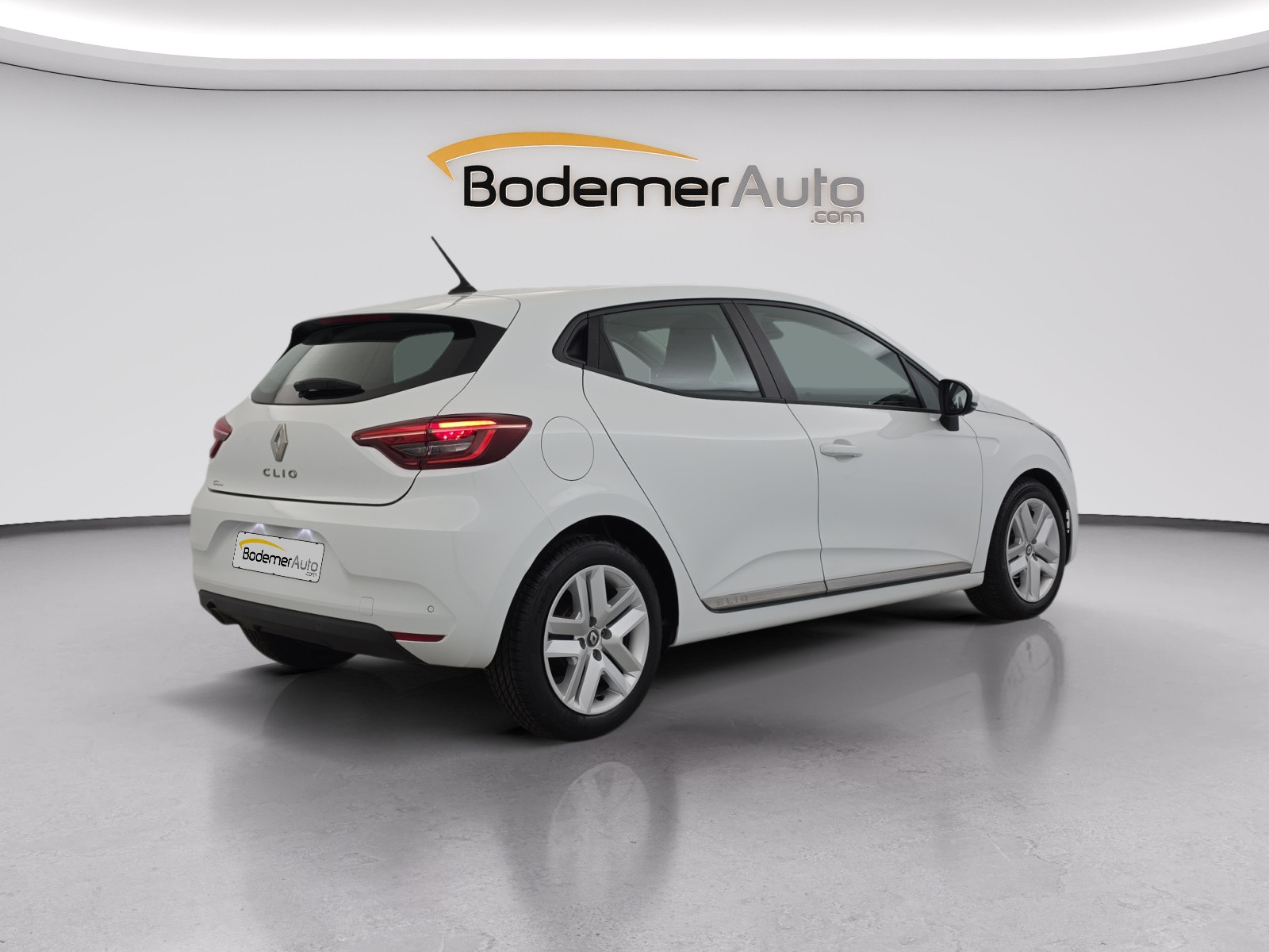 Vente en ligne Renault Clio 5 Clio TCe 100 GPL - 21N au prix de 13 490 €