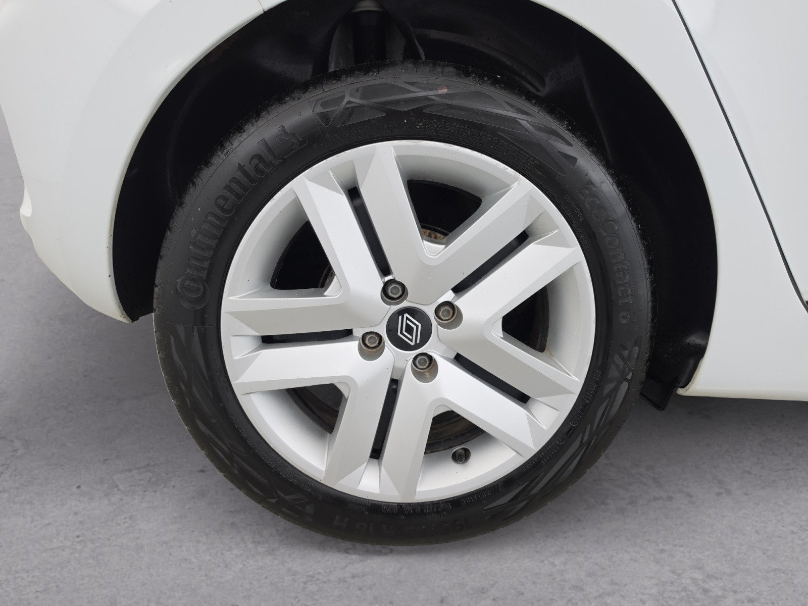 Vente en ligne Renault Clio 5 Clio TCe 90 au prix de 14 490 €
