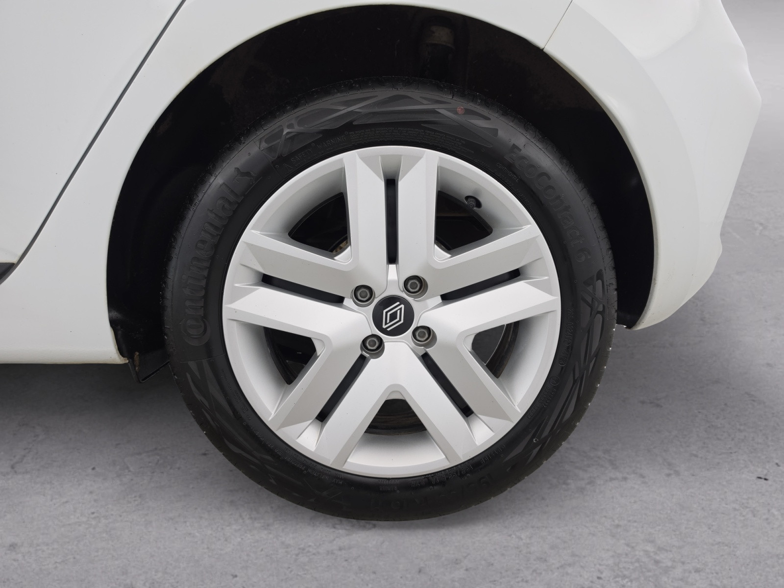 Vente en ligne Renault Clio 5 Clio TCe 90 au prix de 14 490 €