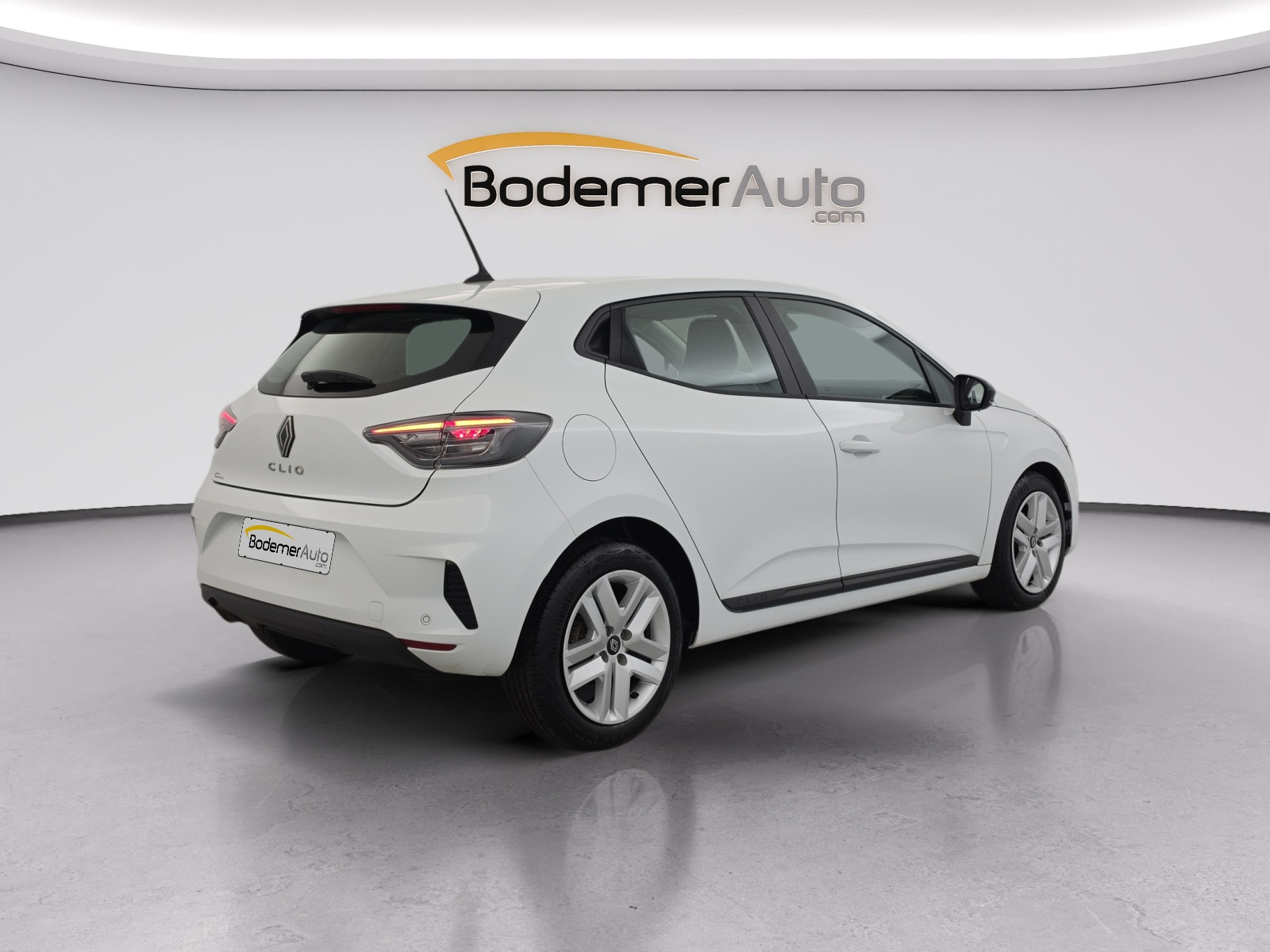 Vente en ligne Renault Clio 5 Clio TCe 90 au prix de 14 490 €