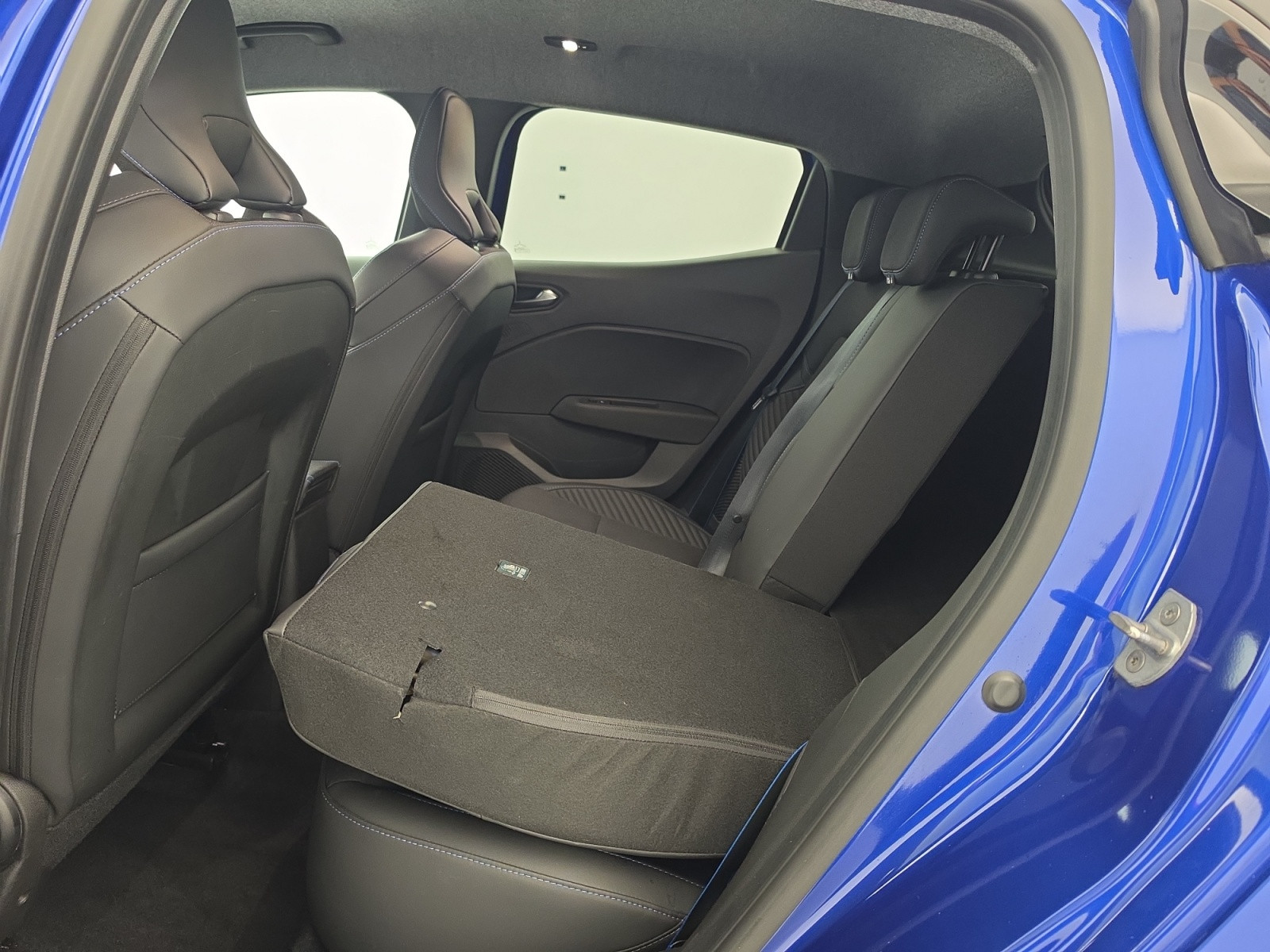 Vente en ligne Renault Clio 5 Clio E-Tech full hybrid 145 ch GSR2 au prix de 21 990 €