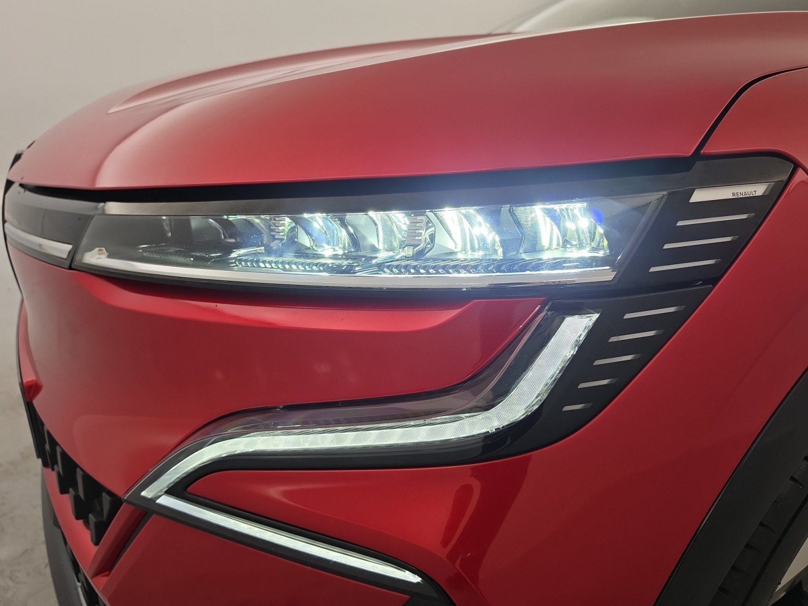 Vente en ligne Renault Megane E-Tech  EV60 220 ch super charge au prix de 24 290 €