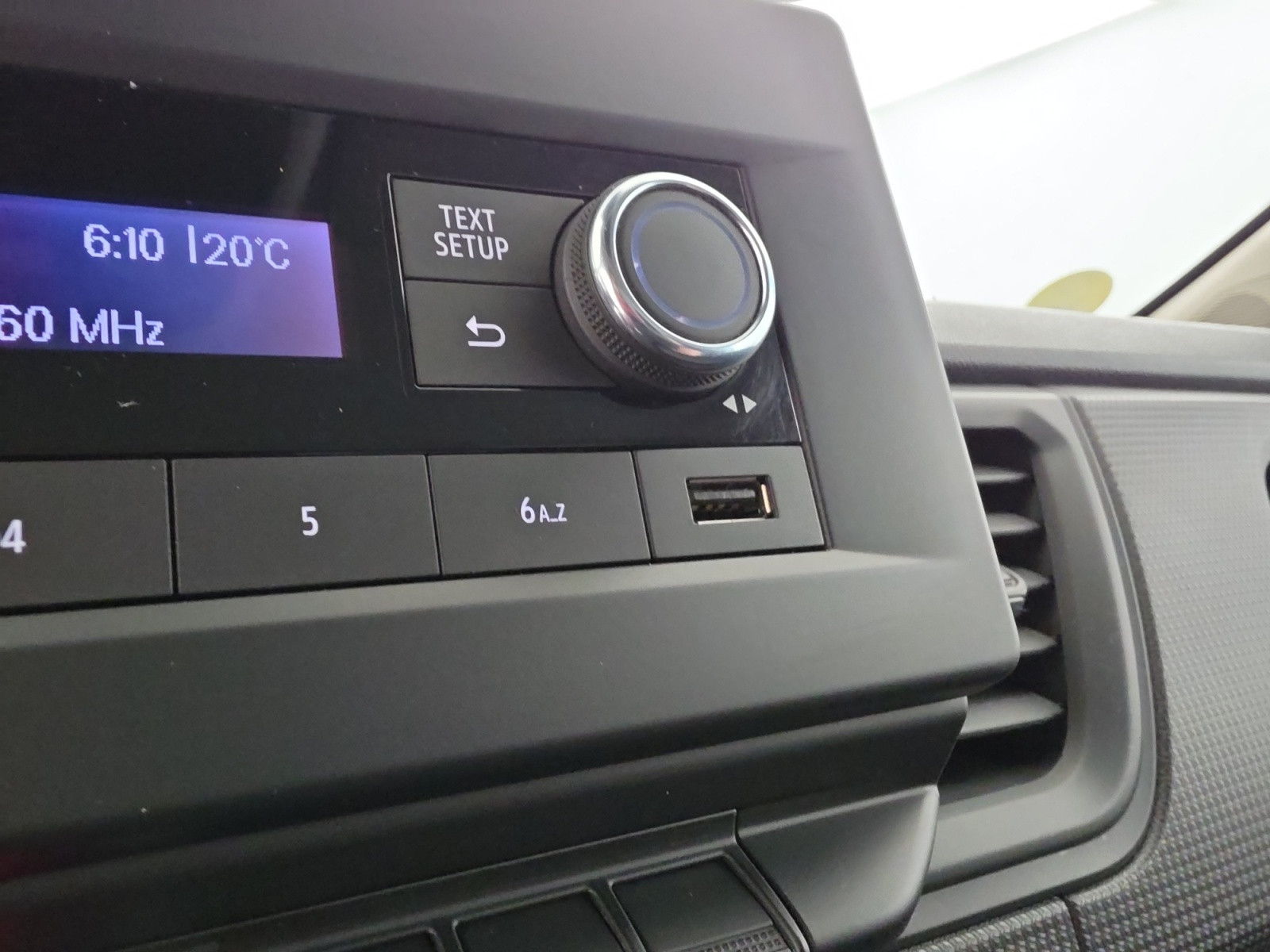 Vente en ligne Renault Trafic 3 Fourgon TRAFIC FGN L1H1 3000 KG BLUE DCI 130 au prix de 20 990 €