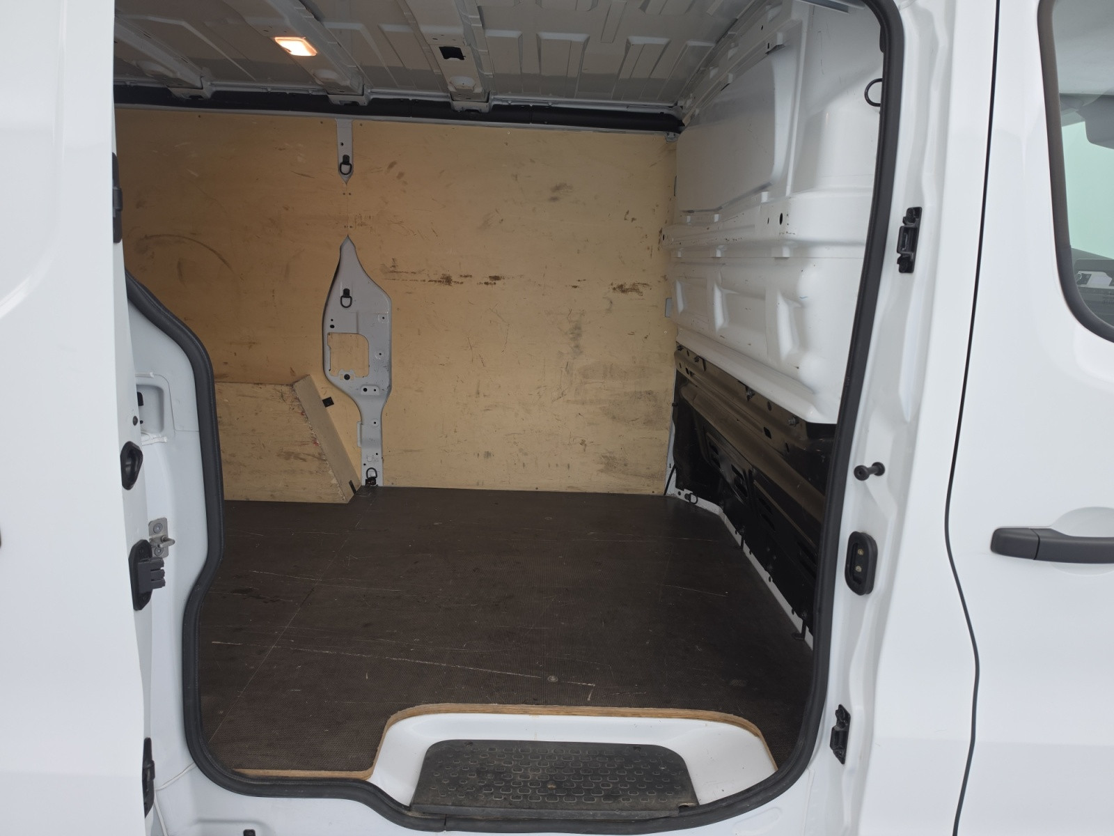 Vente en ligne Renault Trafic 3 Fourgon TRAFIC FGN L1H1 3000 KG BLUE DCI 130 au prix de 20 990 €
