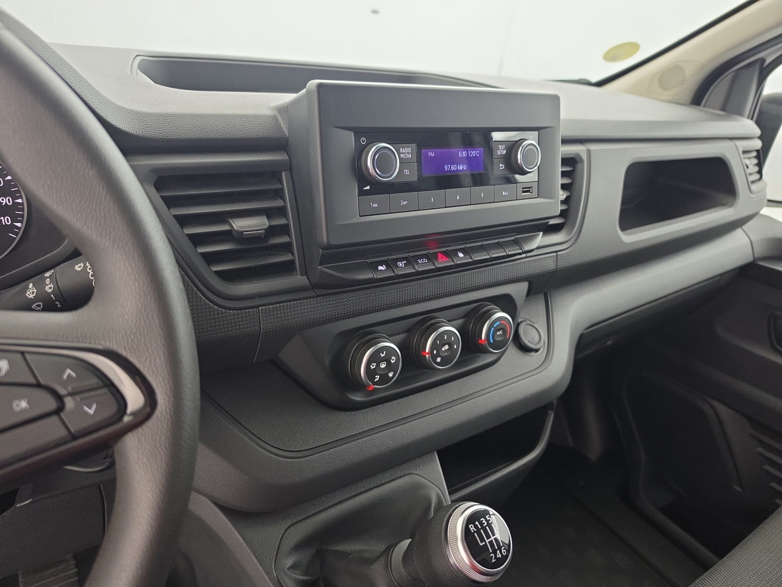 Vente en ligne Renault Trafic 3 Fourgon TRAFIC FGN L1H1 3000 KG BLUE DCI 130 au prix de 20 990 €