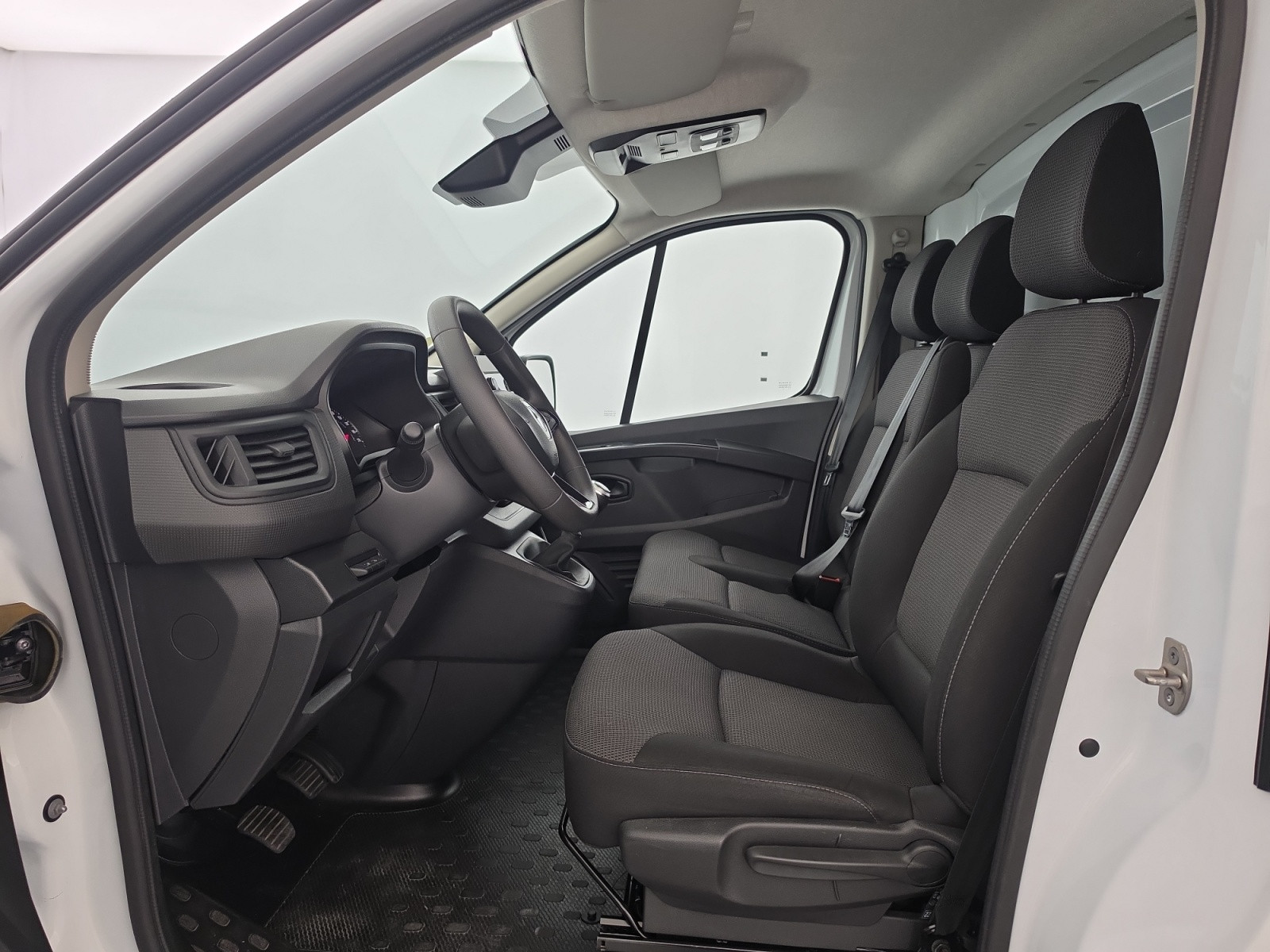 Vente en ligne Renault Trafic 3 Fourgon TRAFIC FGN L1H1 3000 KG BLUE DCI 130 au prix de 20 990 €