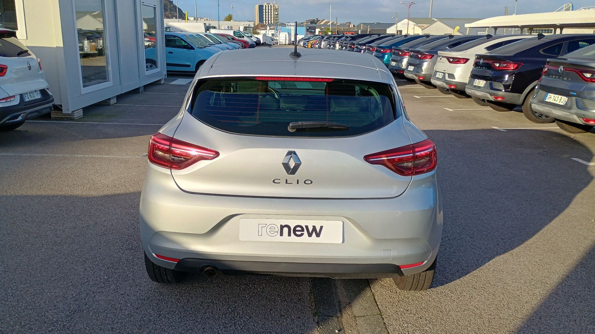 Vente en ligne Renault Clio 5 Clio TCe 90 au prix de 13 490 €
