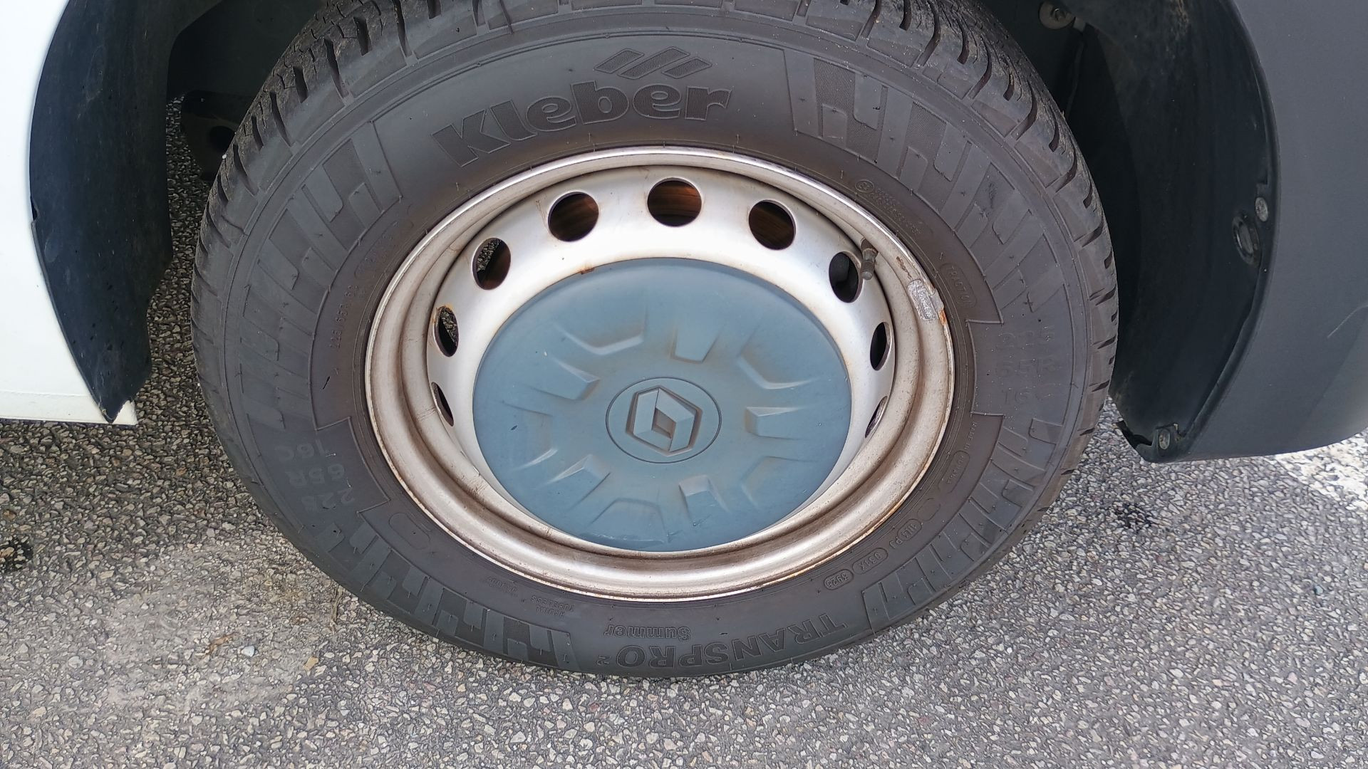 Vente en ligne Renault Master Fourgon MASTER FGN TRAC F3500 L2H2 BLUE DCI 135 au prix de 20 990 €