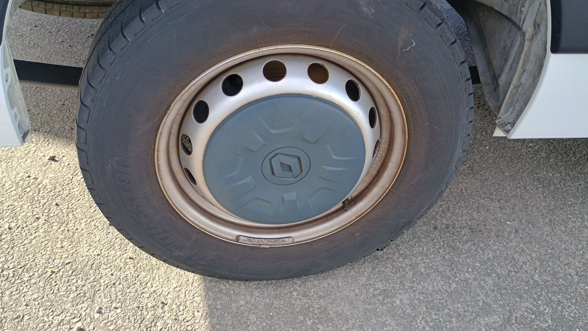 Vente en ligne Renault Master Fourgon MASTER FGN TRAC F3500 L2H2 BLUE DCI 135 au prix de 20 990 €