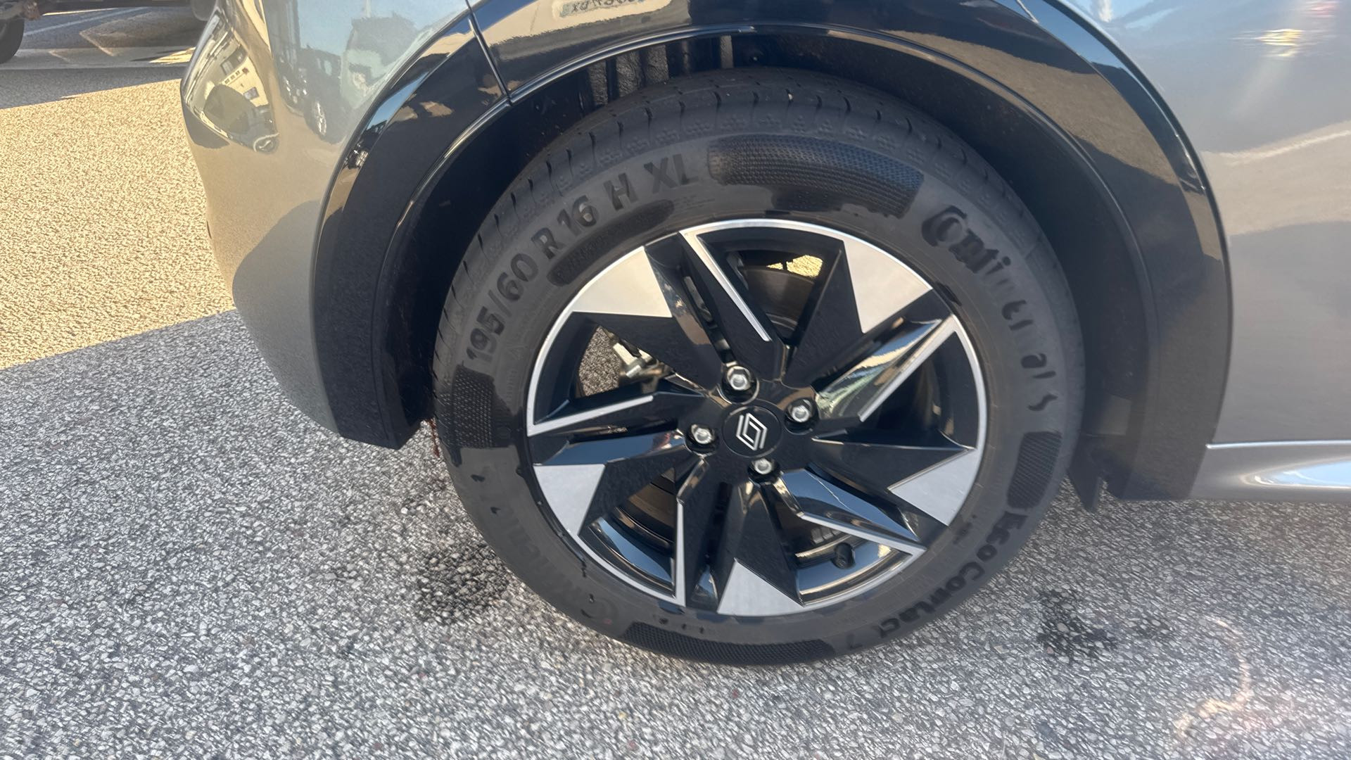 Vente en ligne Renault Clio 6 Clio Eco-G 120 ch EDC au prix de 23 900 €