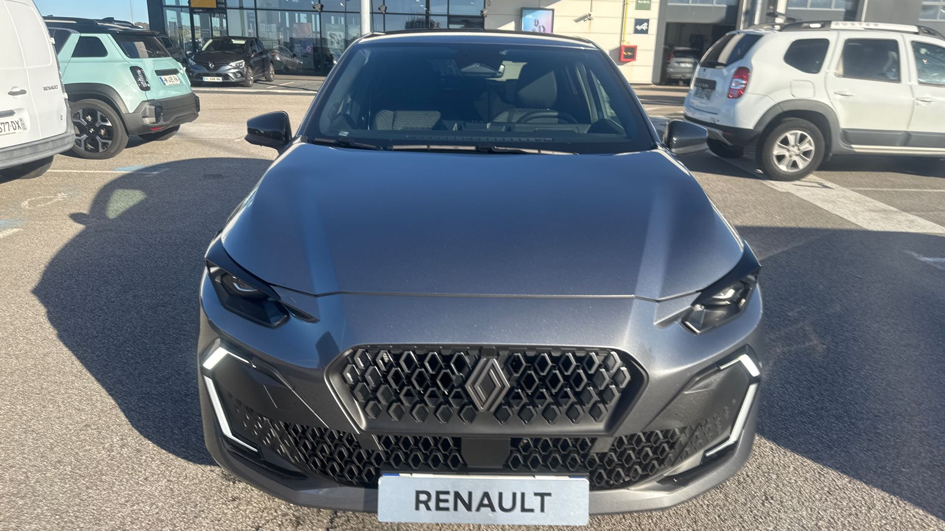 Vente en ligne Renault Clio 6 Clio Eco-G 120 ch EDC au prix de 23 900 €