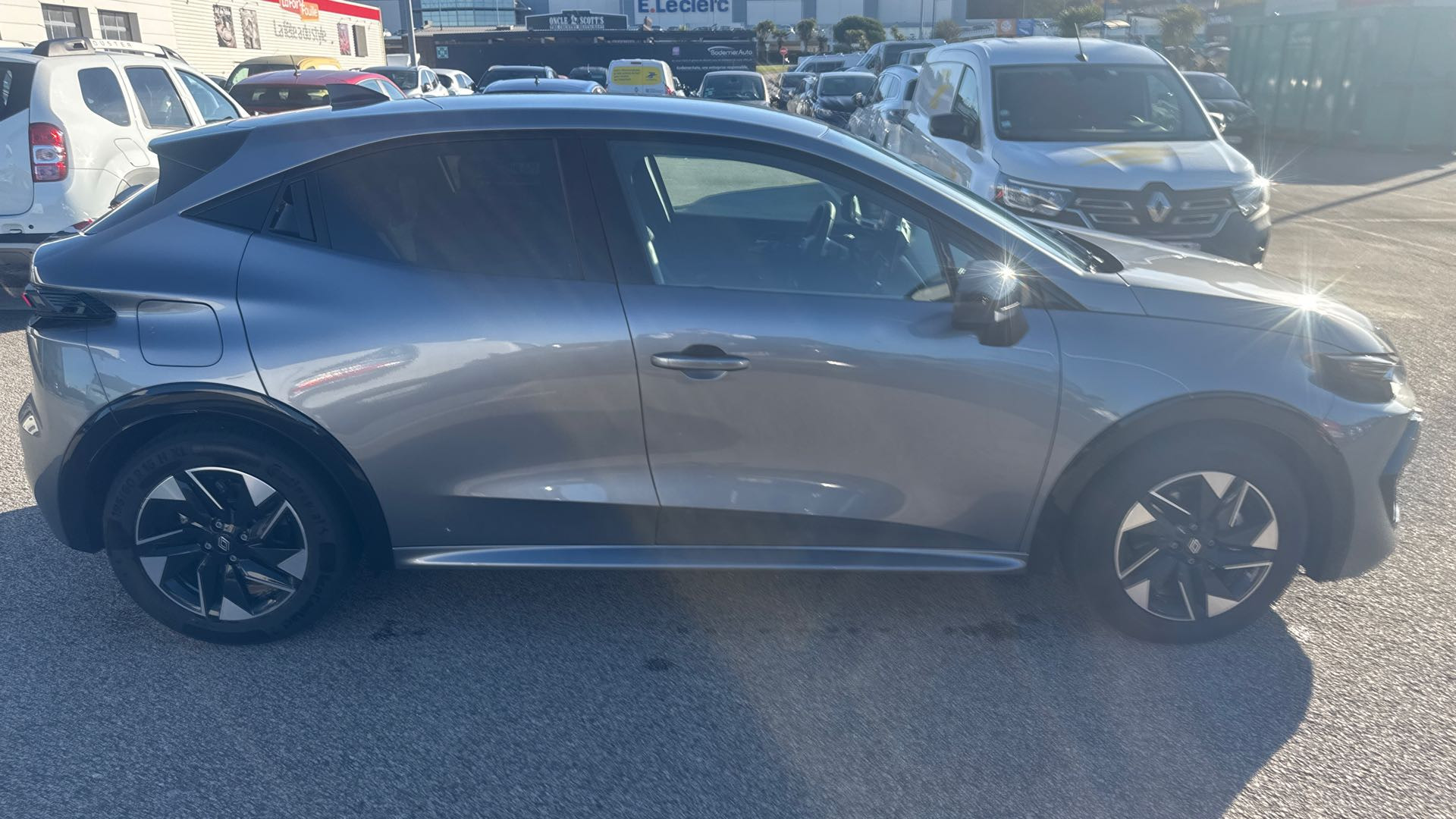 Vente en ligne Renault Clio 6 Clio Eco-G 120 ch EDC au prix de 23 900 €