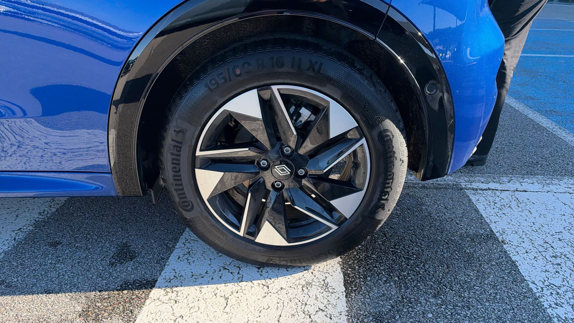 Vente en ligne Renault Clio 6 Clio E-Tech full hybrid 160 ch au prix de 26 490 €
