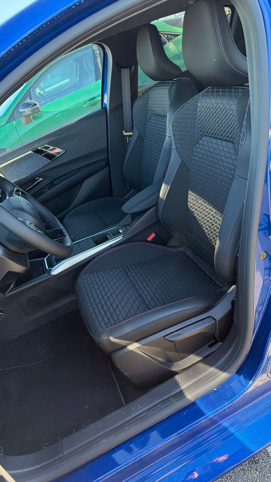 Vente en ligne Renault Clio 6 Clio E-Tech full hybrid 160 ch au prix de 26 490 €
