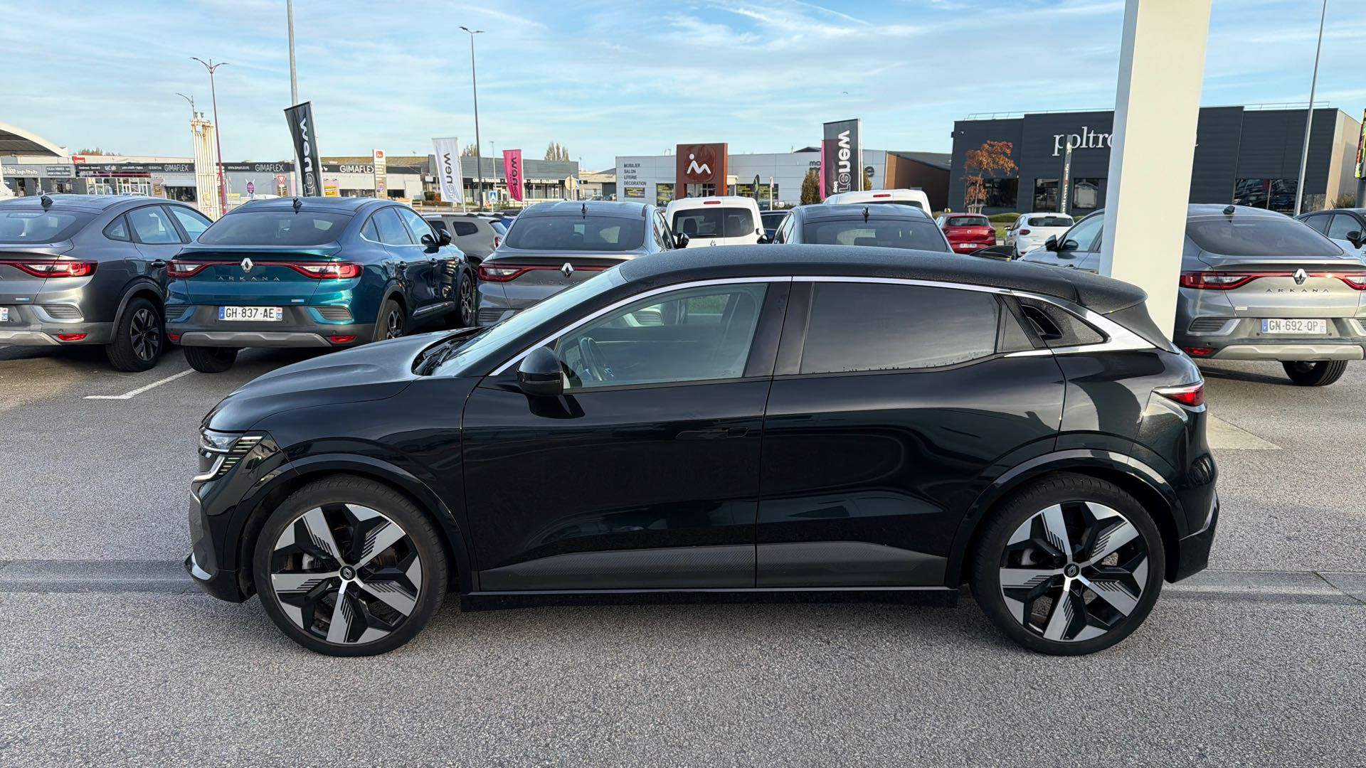 Vente en ligne Renault Megane E-Tech  EV60 220 ch super charge au prix de 25 190 €