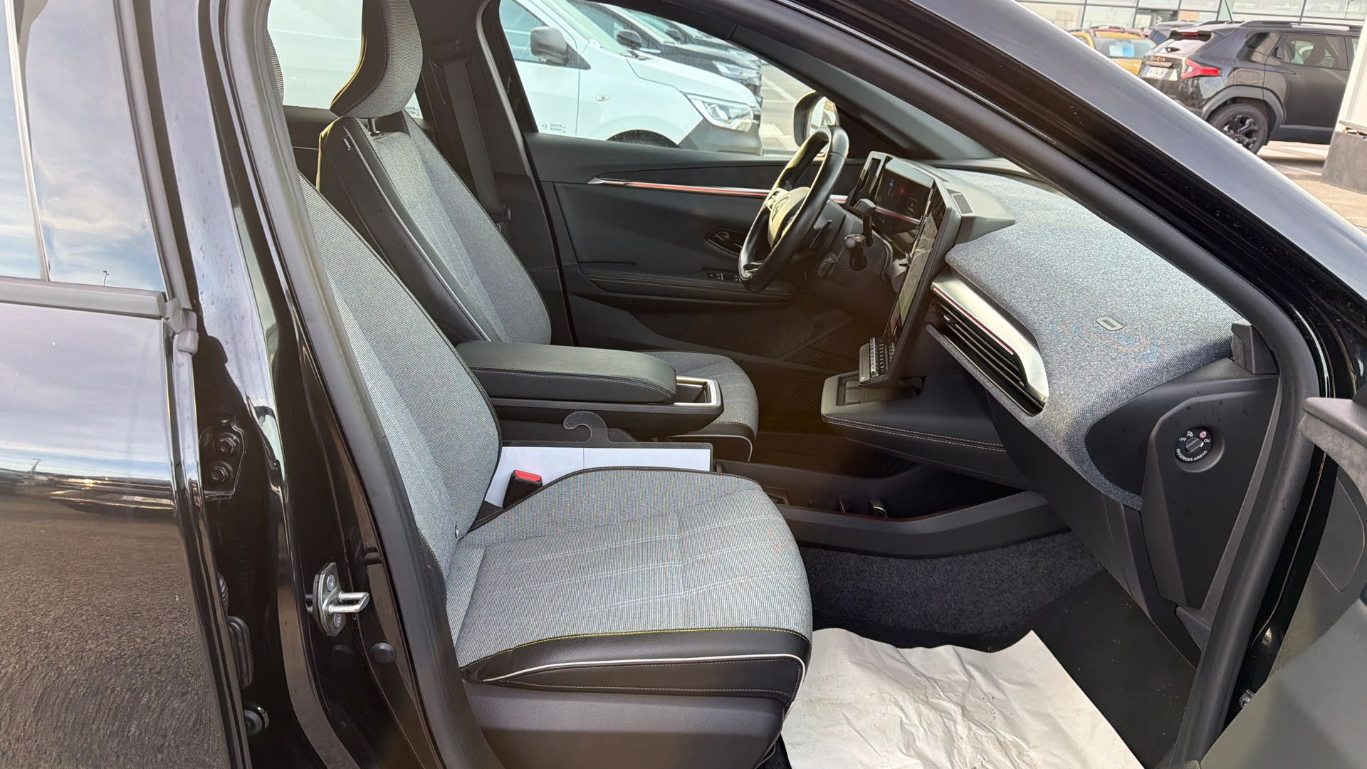 Vente en ligne Renault Megane E-Tech  EV60 220 ch super charge au prix de 25 190 €