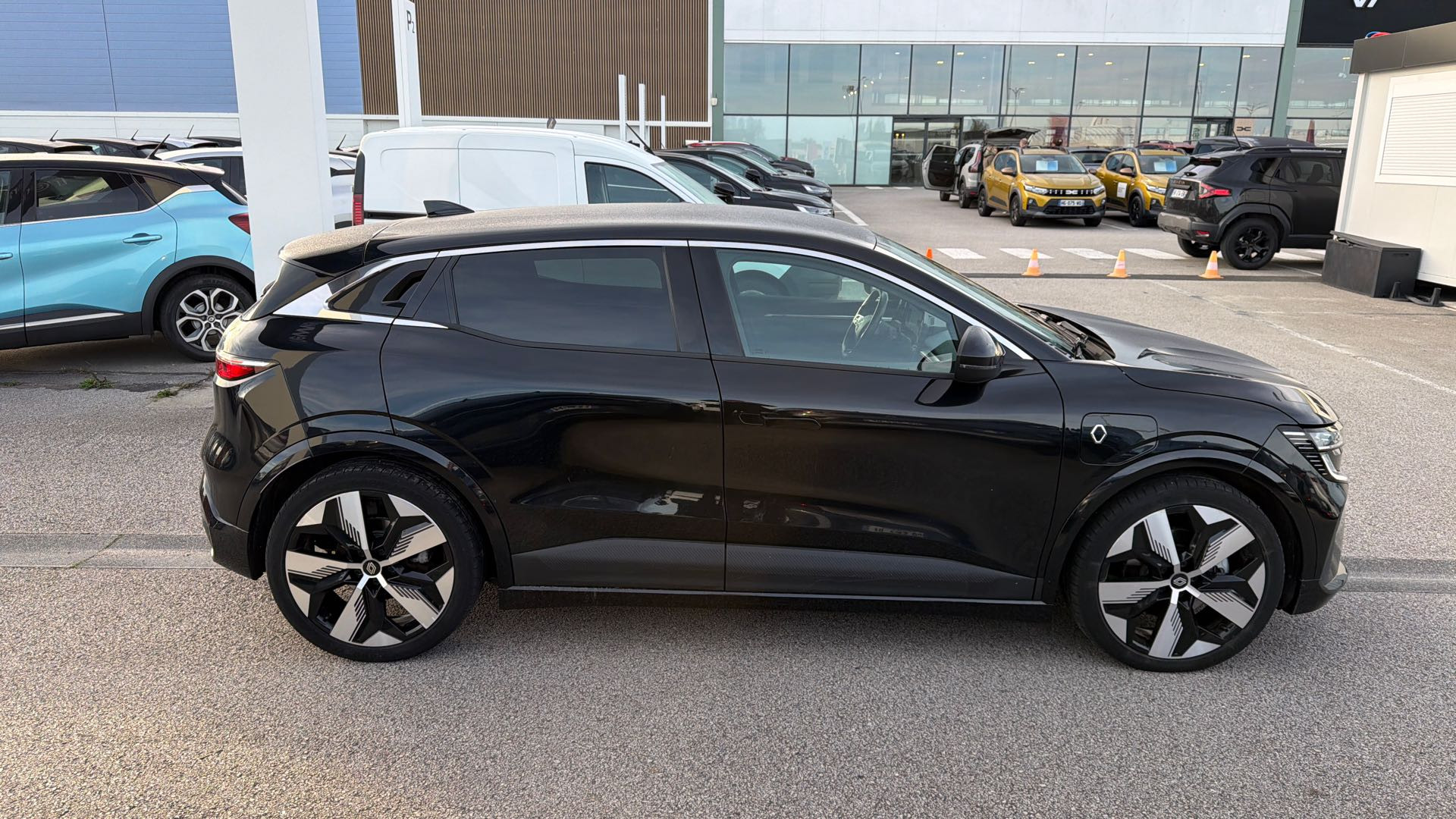 Vente en ligne Renault Megane E-Tech  EV60 220 ch super charge au prix de 25 190 €
