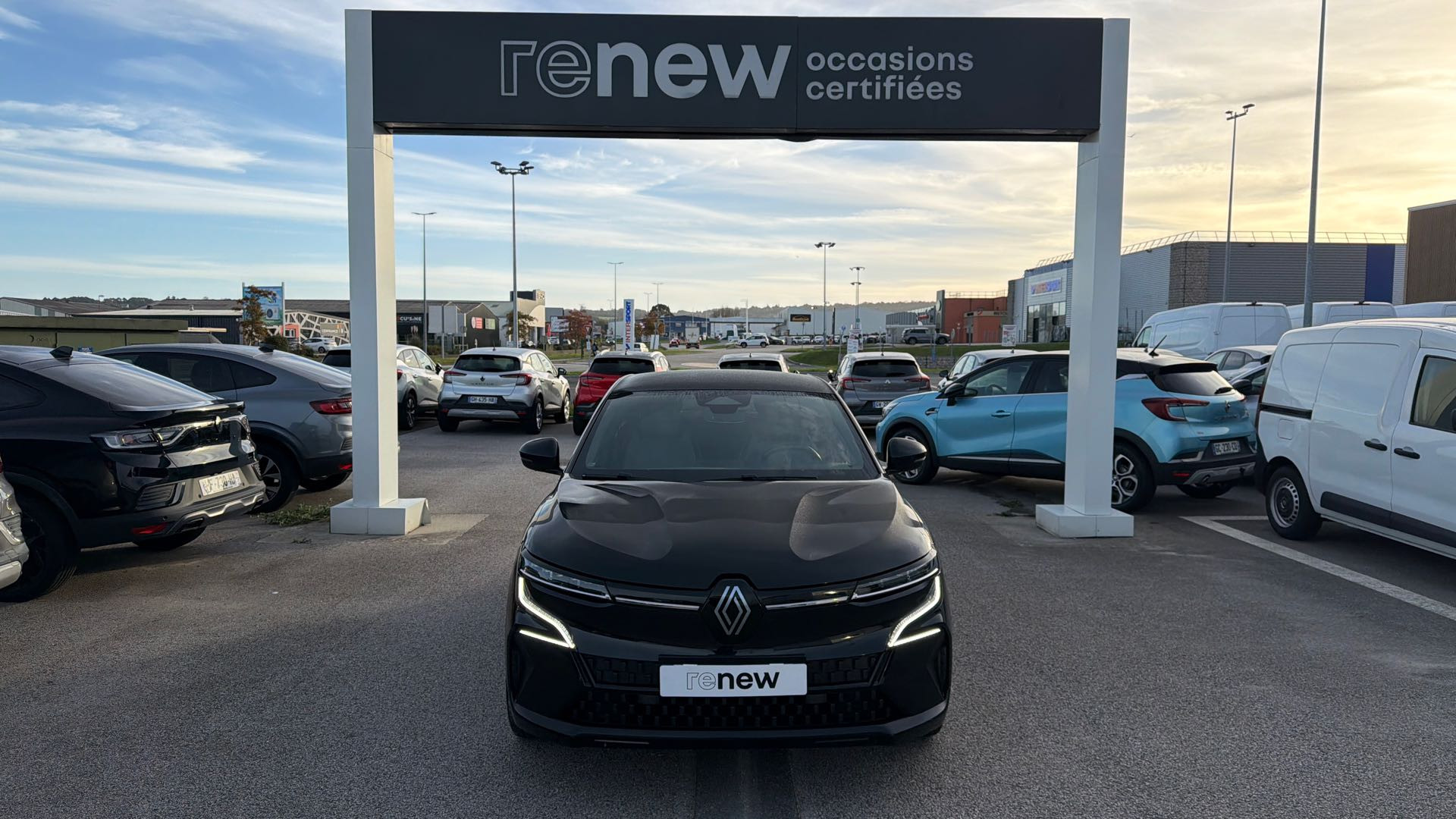 Vente en ligne Renault Megane E-Tech  EV60 220 ch super charge au prix de 25 190 €