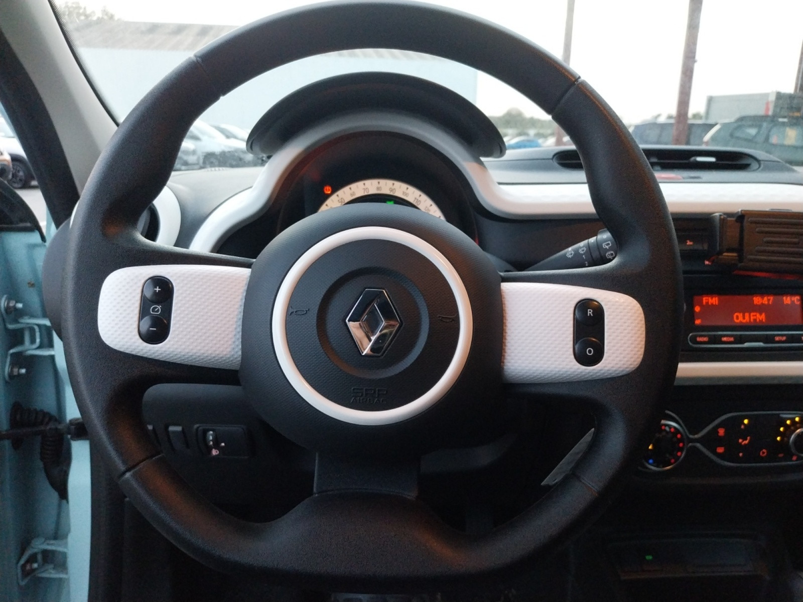 Vente en ligne Renault Twingo Electrique Twingo III E-Tech au prix de 12 590 €