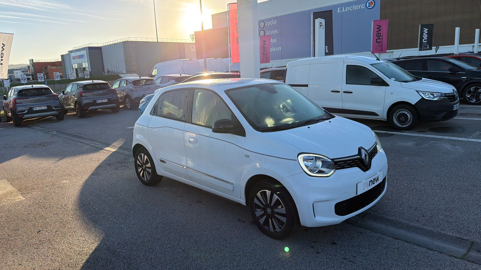 Vente en ligne Renault Twingo Electrique Twingo III E-Tech au prix de 13 990 €