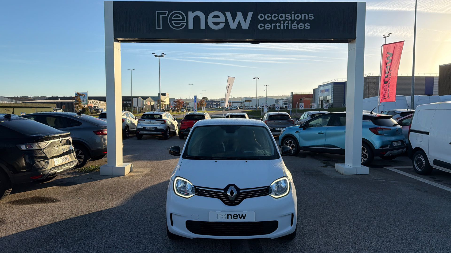 Vente en ligne Renault Twingo Electrique Twingo III E-Tech au prix de 13 990 €