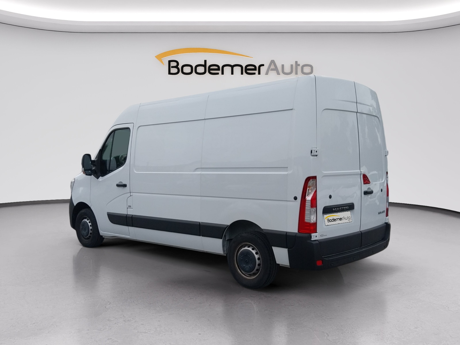 Vente en ligne Renault Master Fourgon MASTER FGN TRAC F3500 L2H2 BLUE DCI 135 au prix de 20 990 €