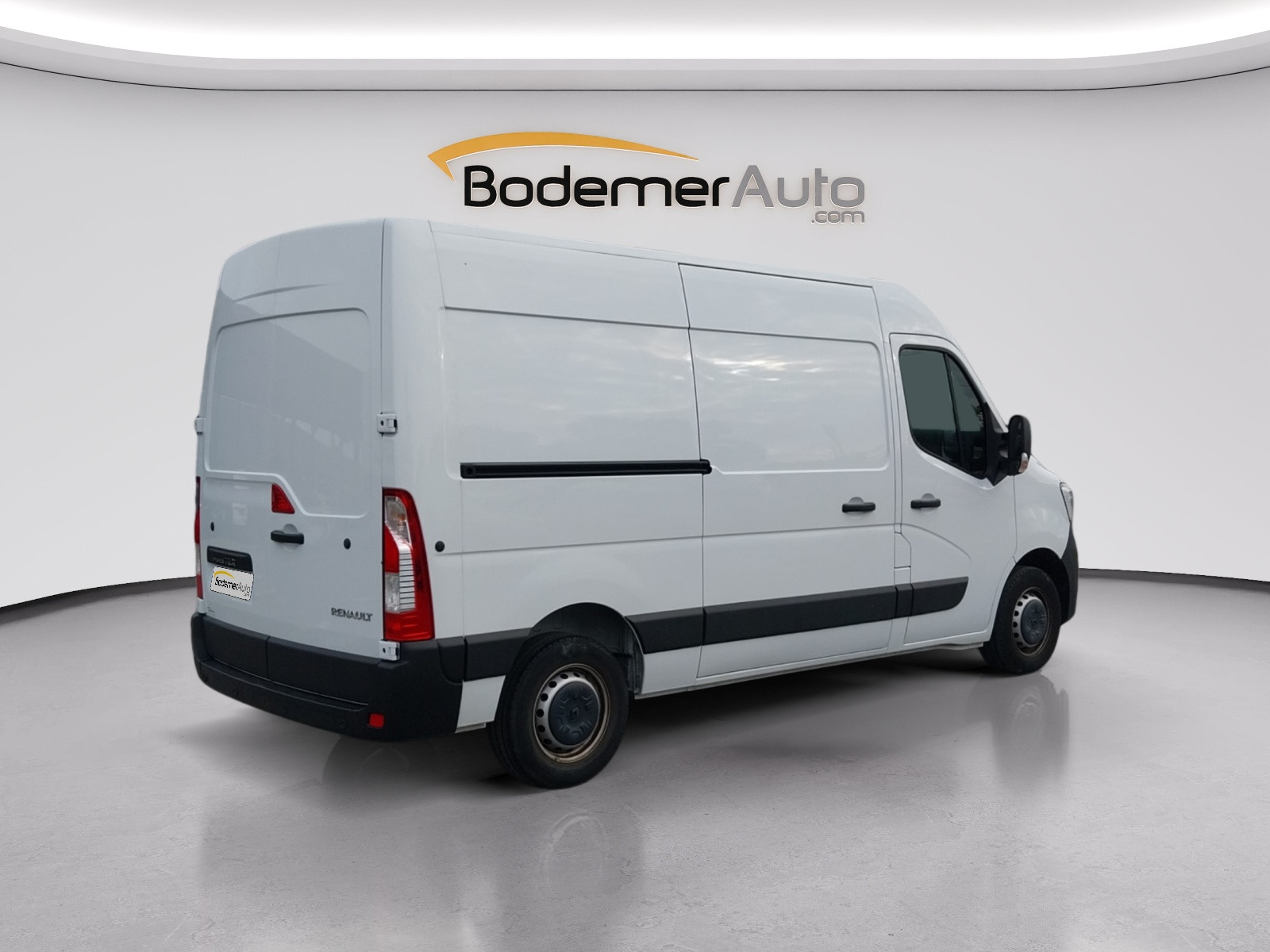 Vente en ligne Renault Master Fourgon MASTER FGN TRAC F3500 L2H2 BLUE DCI 135 au prix de 20 990 €