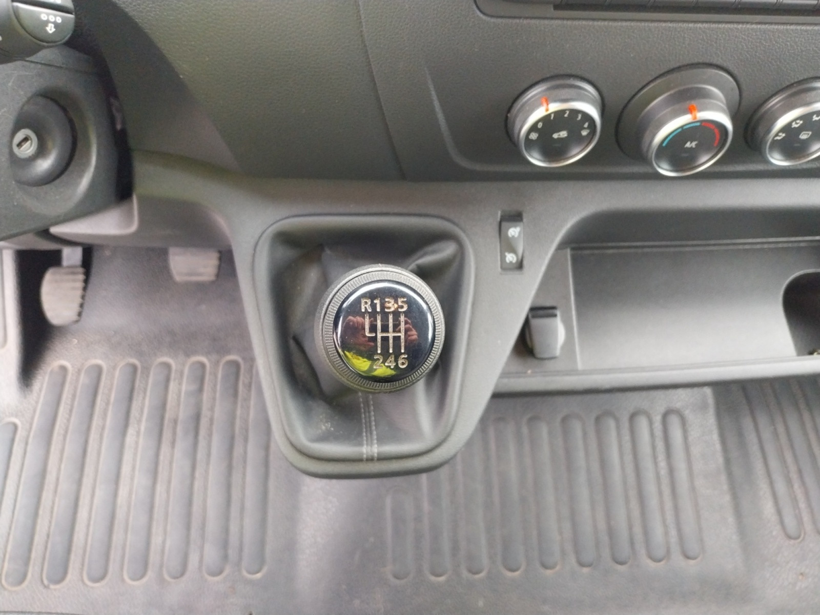 Vente en ligne Renault Master Fourgon MASTER FGN TRAC F3500 L2H2 BLUE DCI 135 au prix de 20 990 €