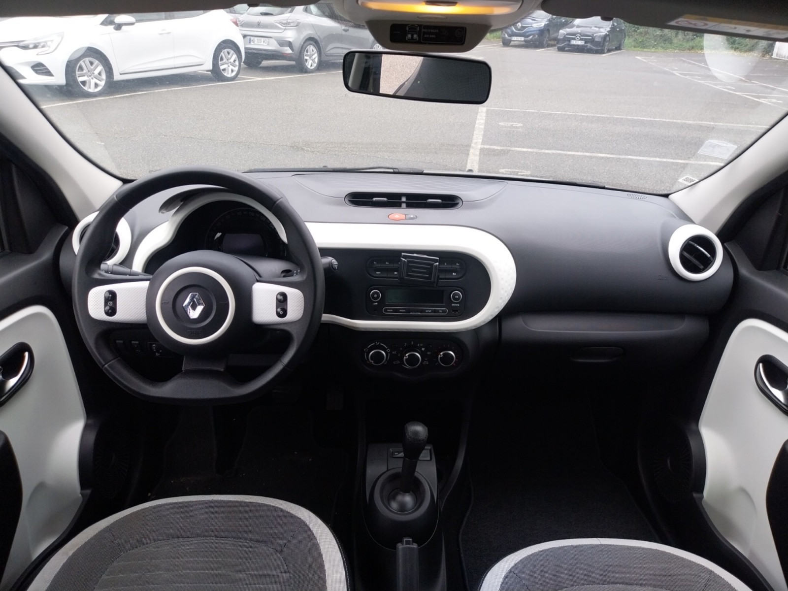 Vente en ligne Renault Twingo 3  0.9 TCe 90 E6C au prix de 9 990 €