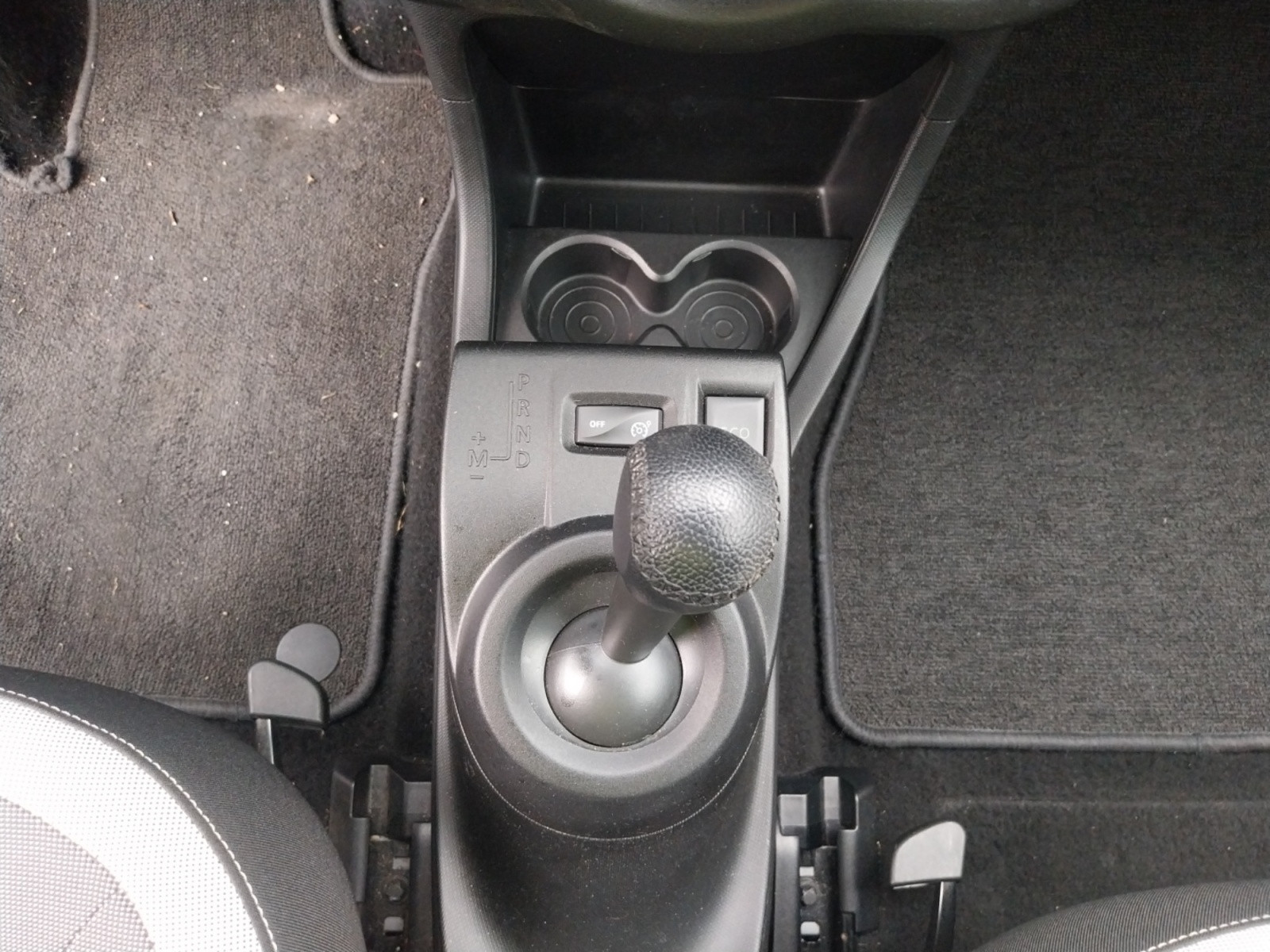 Vente en ligne Renault Twingo 3  0.9 TCe 90 E6C au prix de 9 990 €