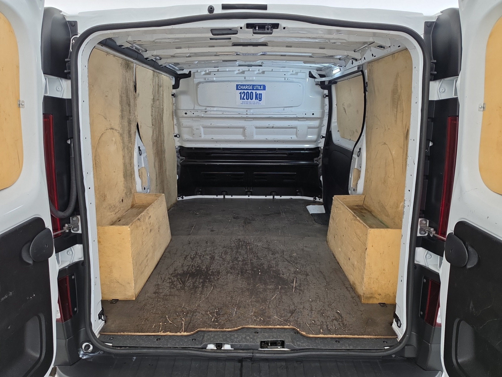 Vente en ligne Renault Trafic 3 Fourgon TRAFIC FGN L1H1 3000 KG BLUE DCI 130 au prix de 21 990 €