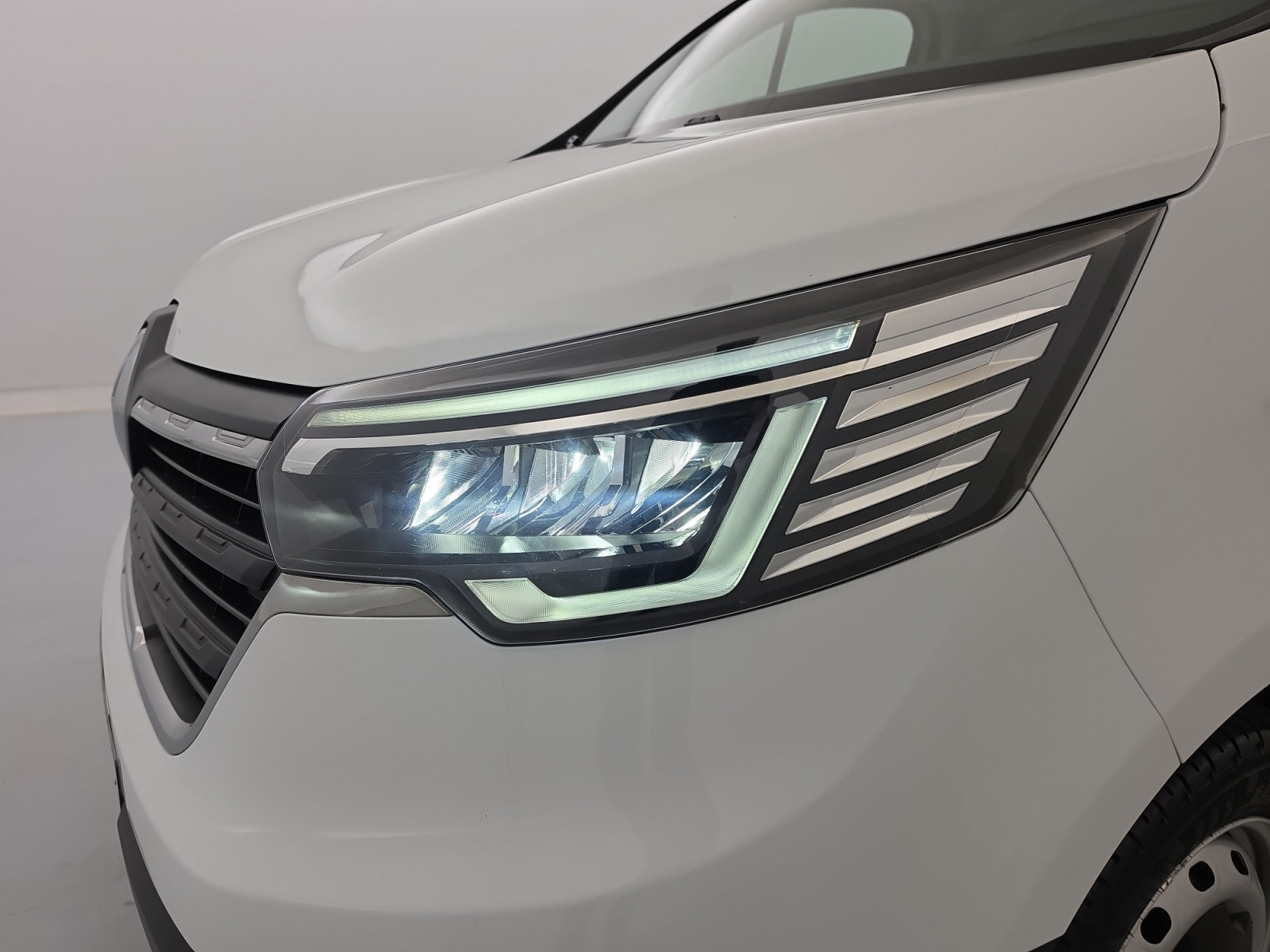 Vente en ligne Renault Trafic 3 Fourgon TRAFIC FGN L1H1 3000 KG BLUE DCI 130 au prix de 21 990 €