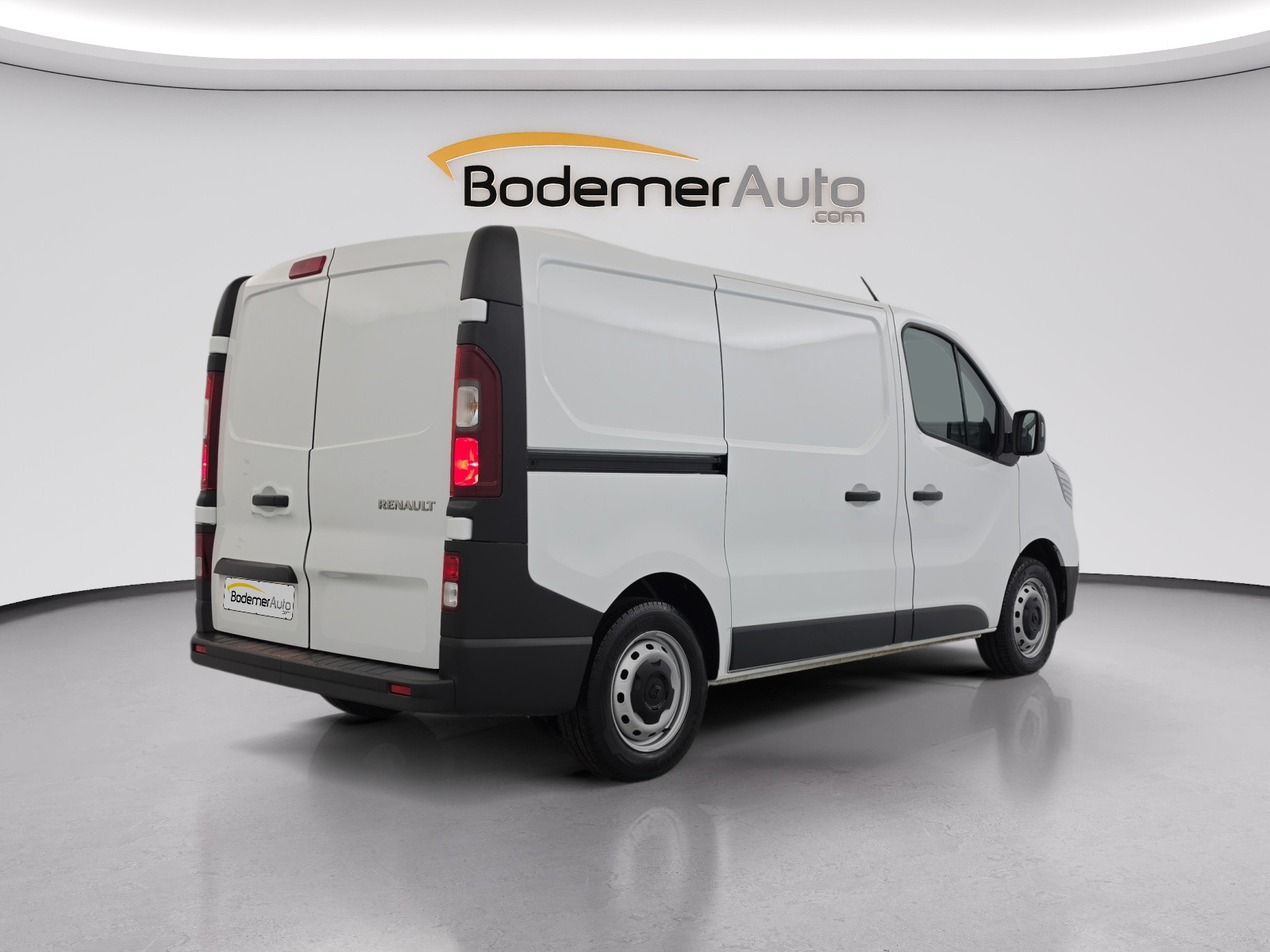 Vente en ligne Renault Trafic 3 Fourgon TRAFIC FGN L1H1 3000 KG BLUE DCI 130 au prix de 21 990 €