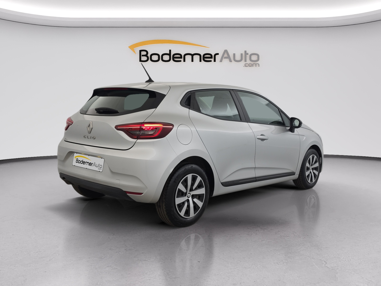 Vente en ligne Renault Clio 5 Clio TCe 90 au prix de 13 490 €