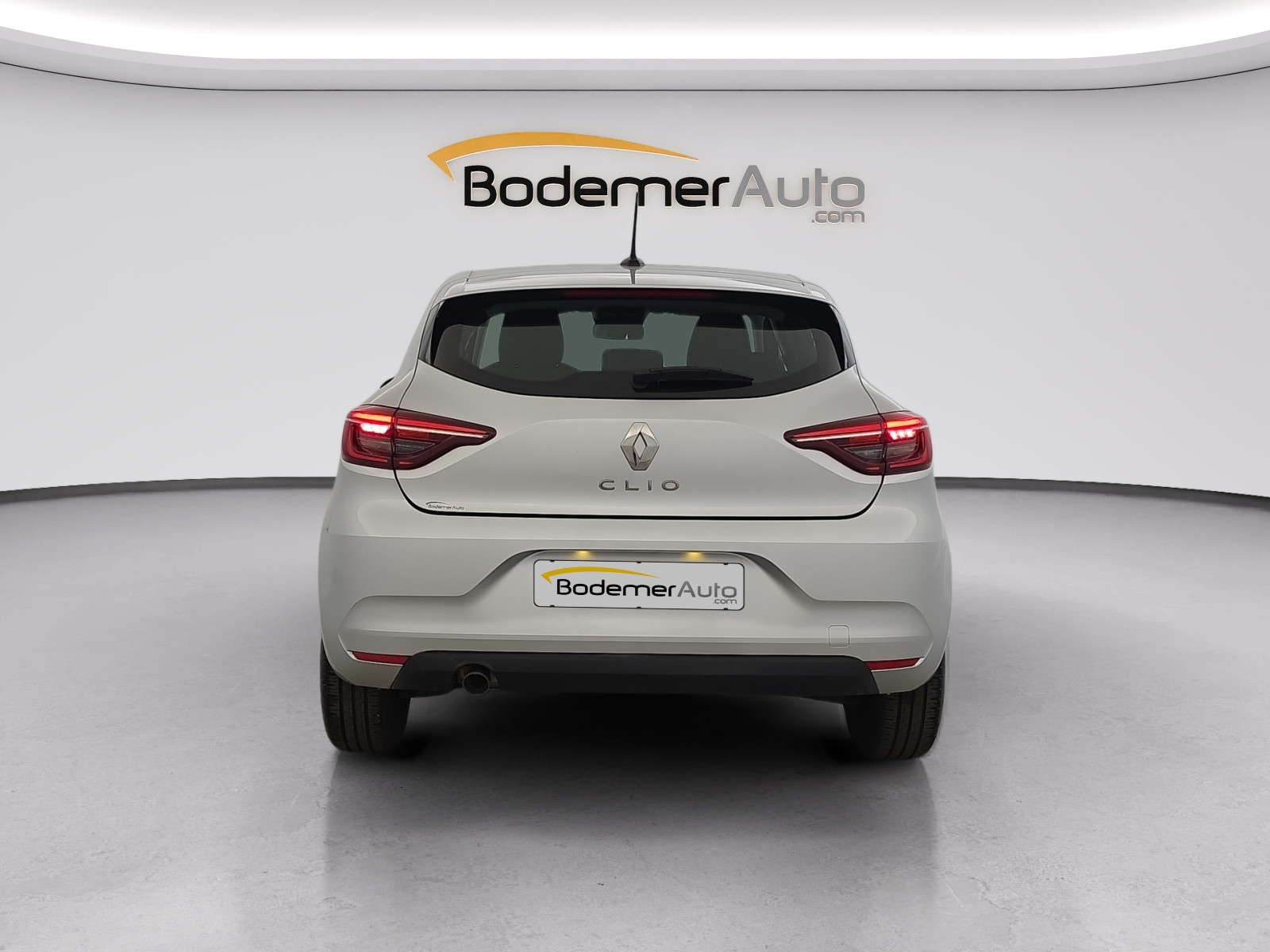Vente en ligne Renault Clio 5 Clio TCe 90 au prix de 13 490 €