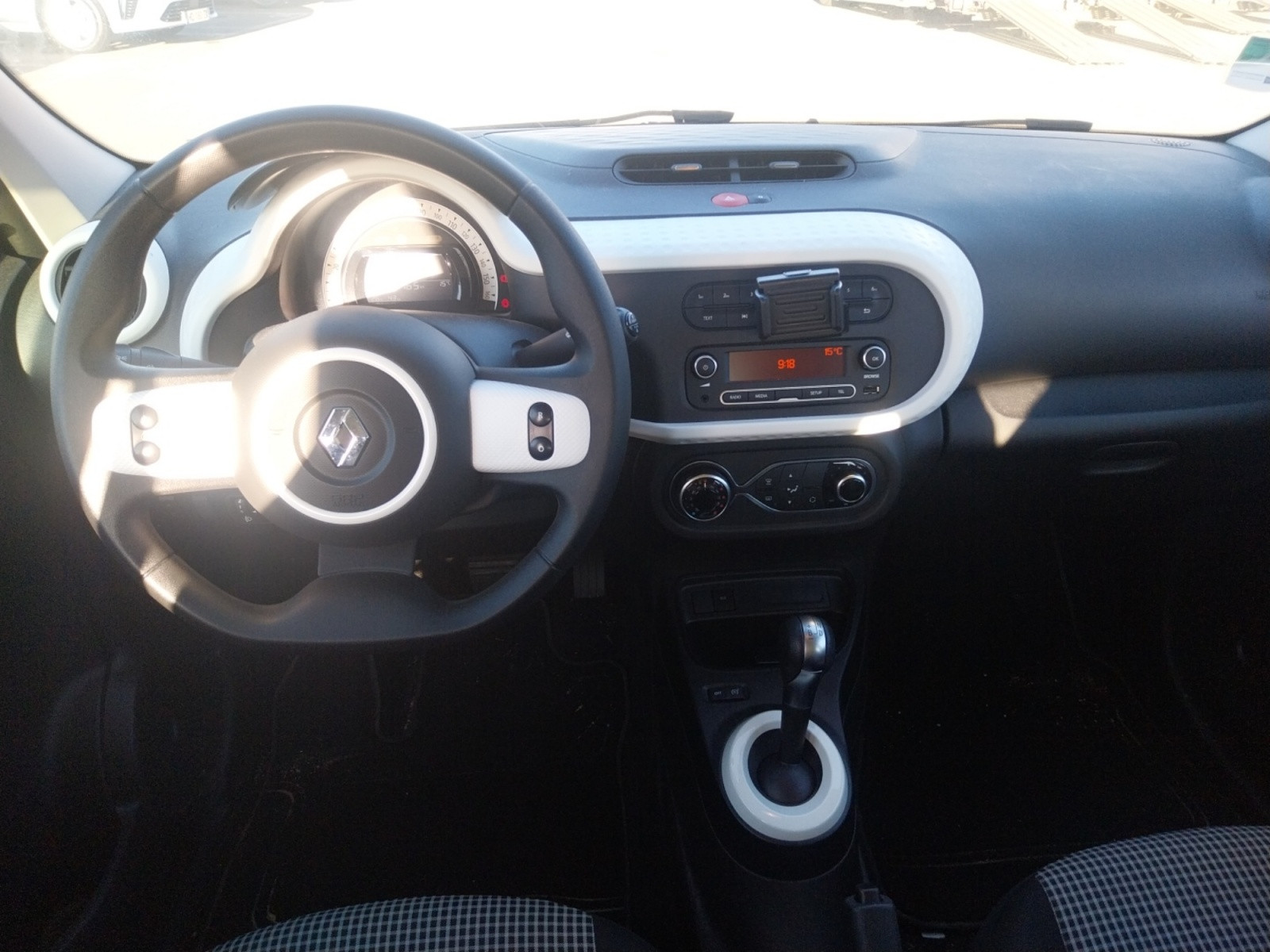 Vente en ligne Renault Twingo Electrique Twingo III E-Tech au prix de 13 990 €
