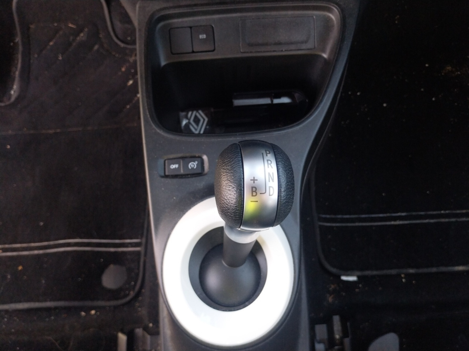 Vente en ligne Renault Twingo Electrique Twingo III E-Tech au prix de 13 990 €