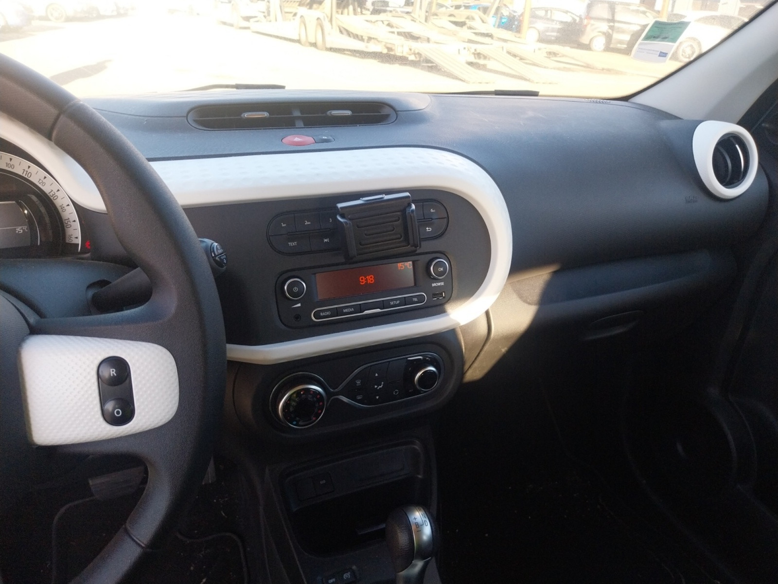 Vente en ligne Renault Twingo Electrique Twingo III E-Tech au prix de 13 990 €