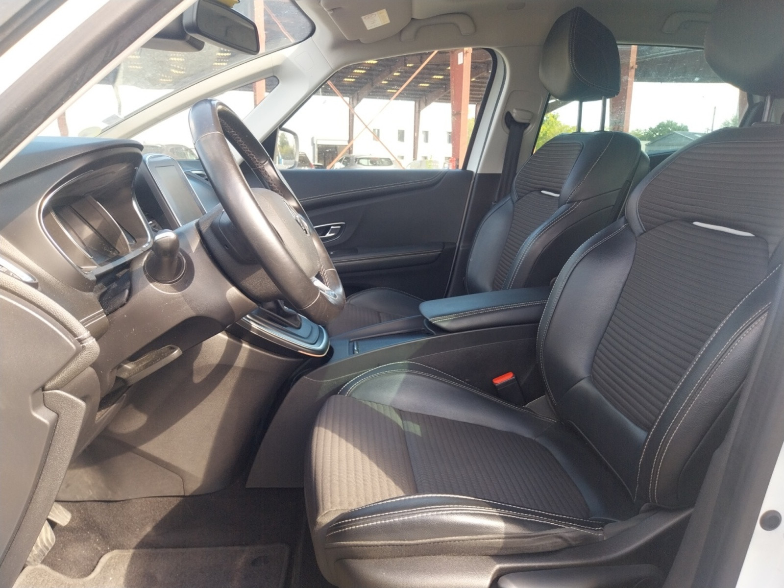 Vente en ligne Renault Scenic 4 Scenic dCi 160 Energy EDC au prix de 15 490 €
