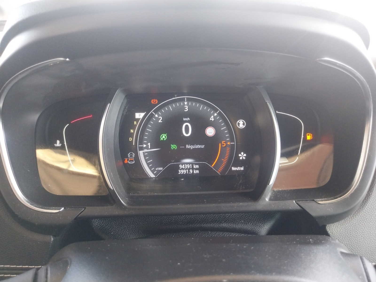 Vente en ligne Renault Scenic 4 Scenic dCi 160 Energy EDC au prix de 15 490 €