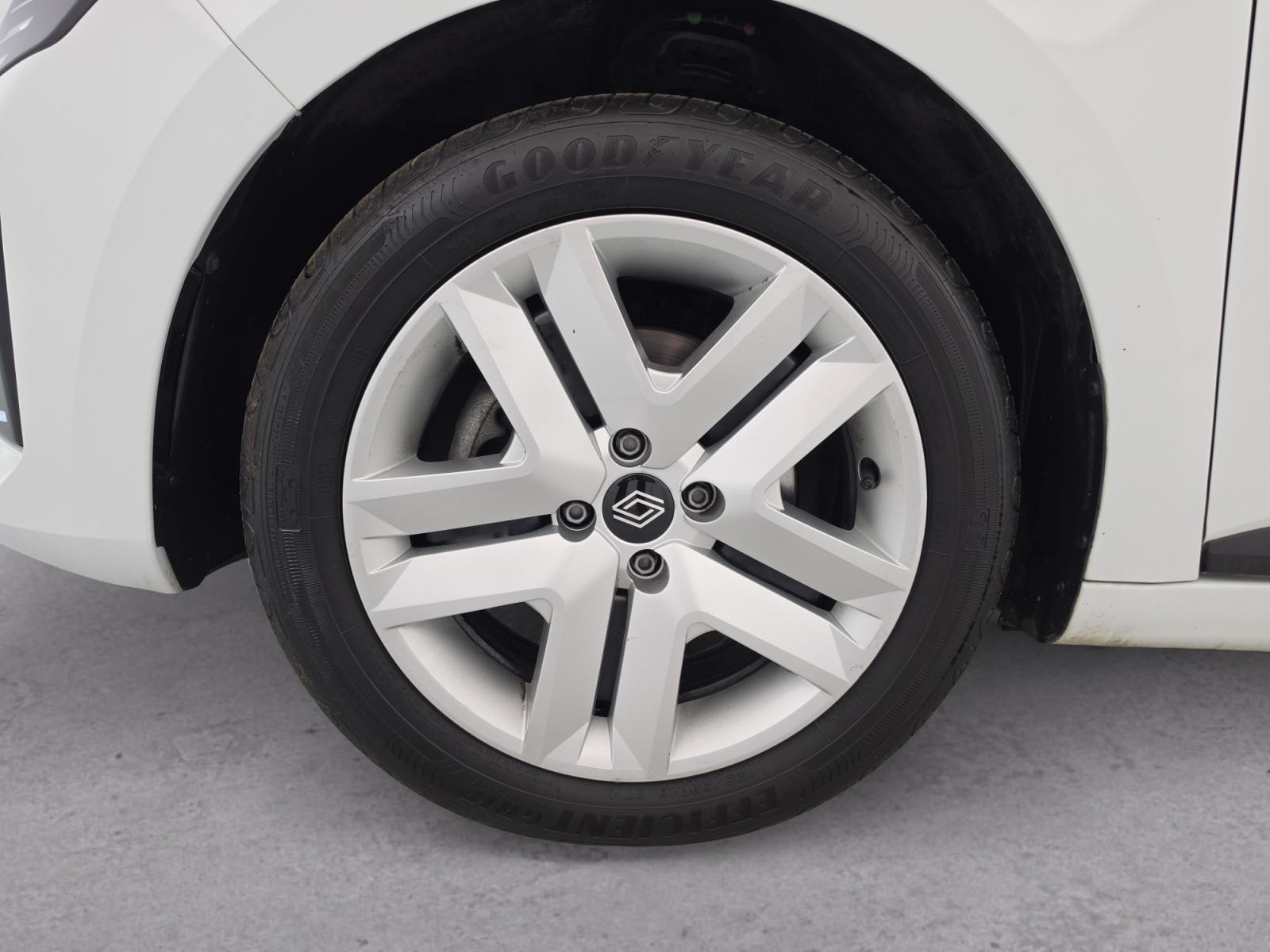 Vente en ligne Renault Clio 5 CLIO BLUE DCI 100 CH au prix de 16 990 €
