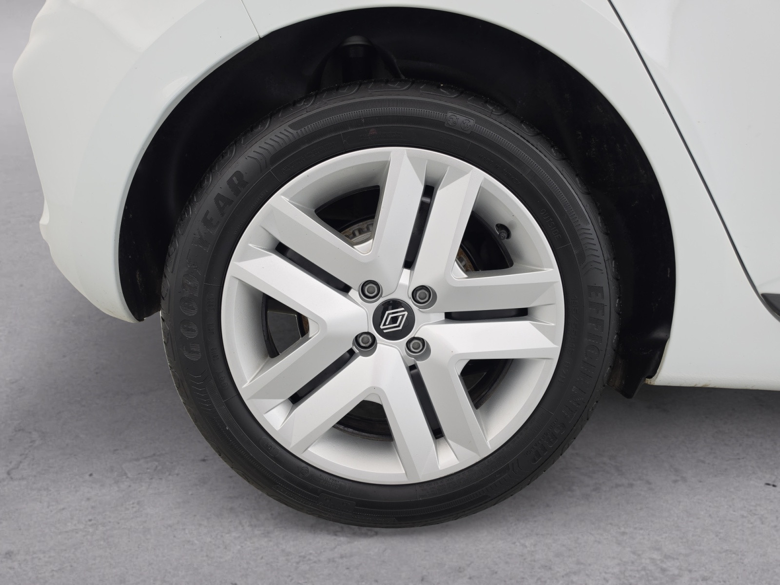 Vente en ligne Renault Clio 5 CLIO BLUE DCI 100 CH au prix de 16 990 €