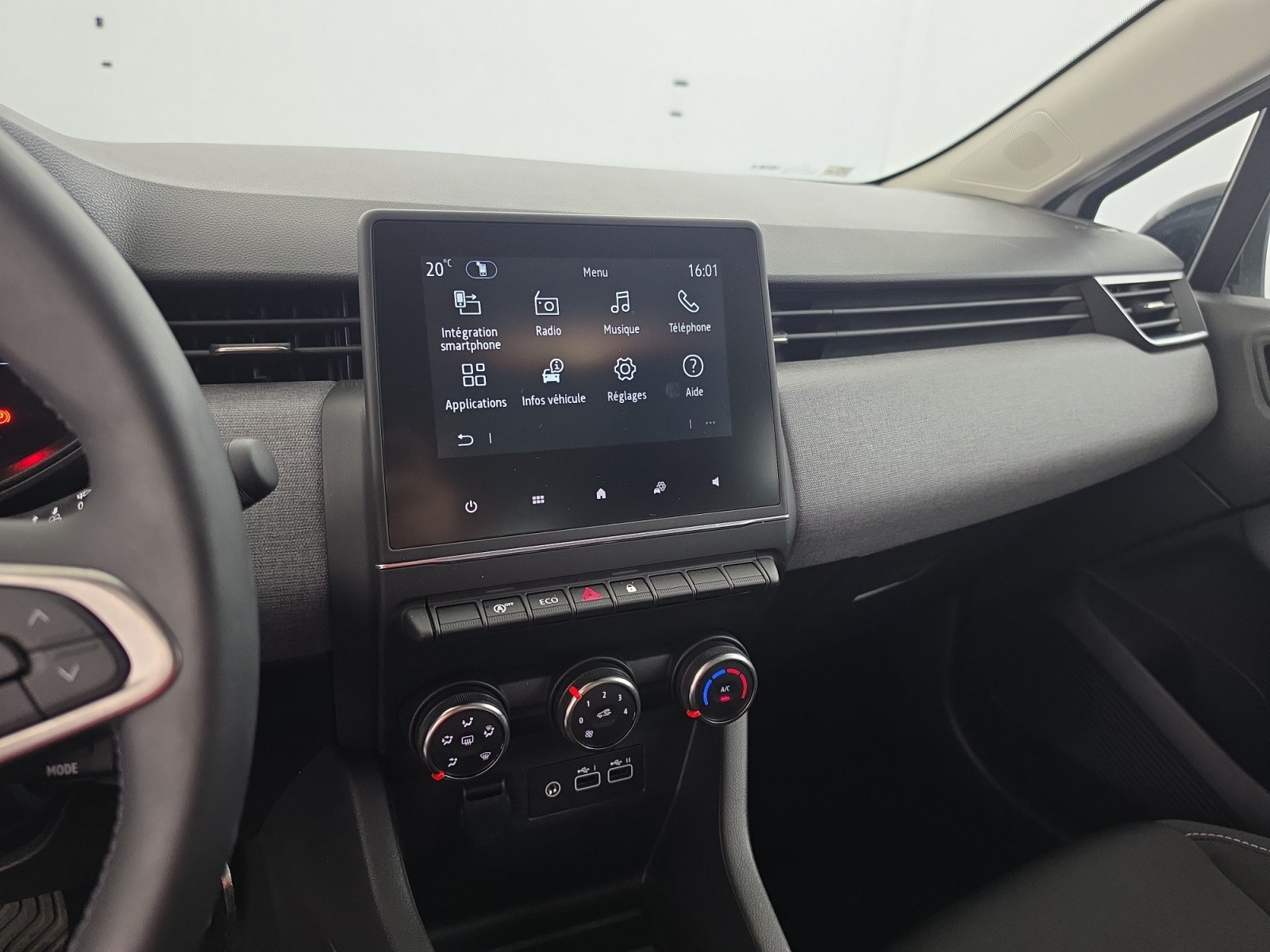 Vente en ligne Renault Clio 5 CLIO BLUE DCI 100 CH au prix de 16 990 €