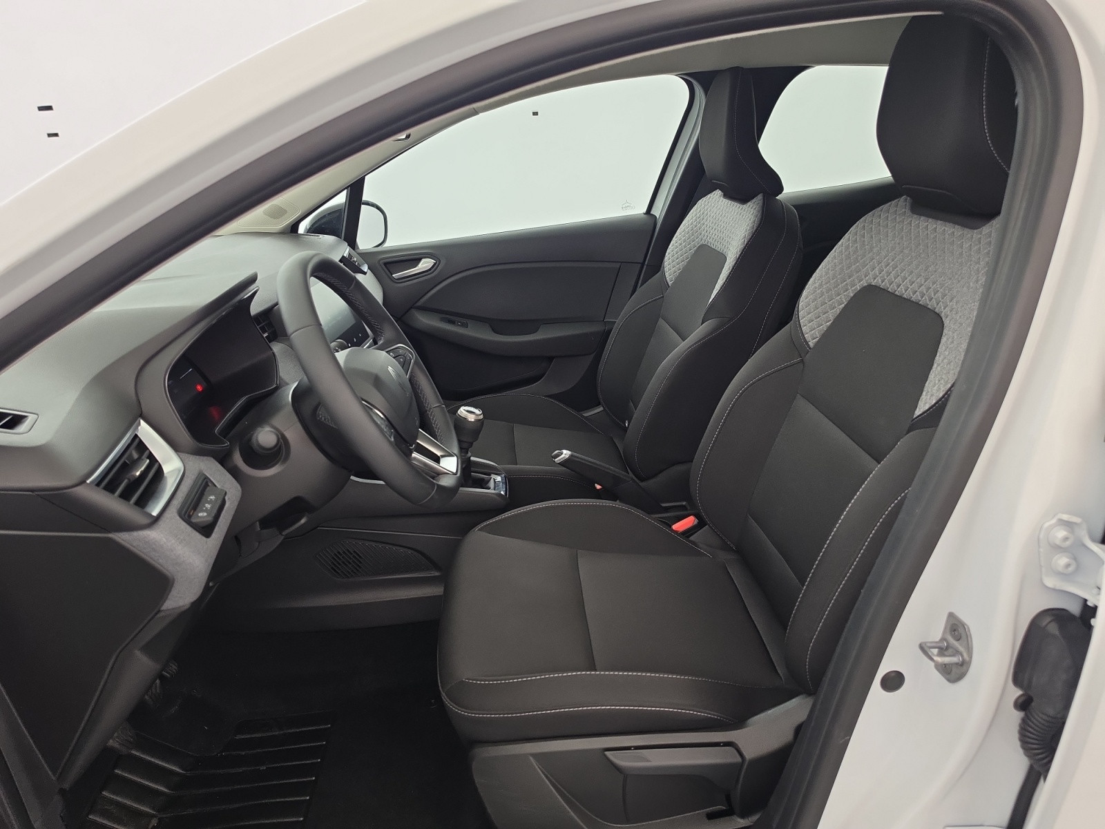 Vente en ligne Renault Clio 5 CLIO BLUE DCI 100 CH au prix de 16 990 €
