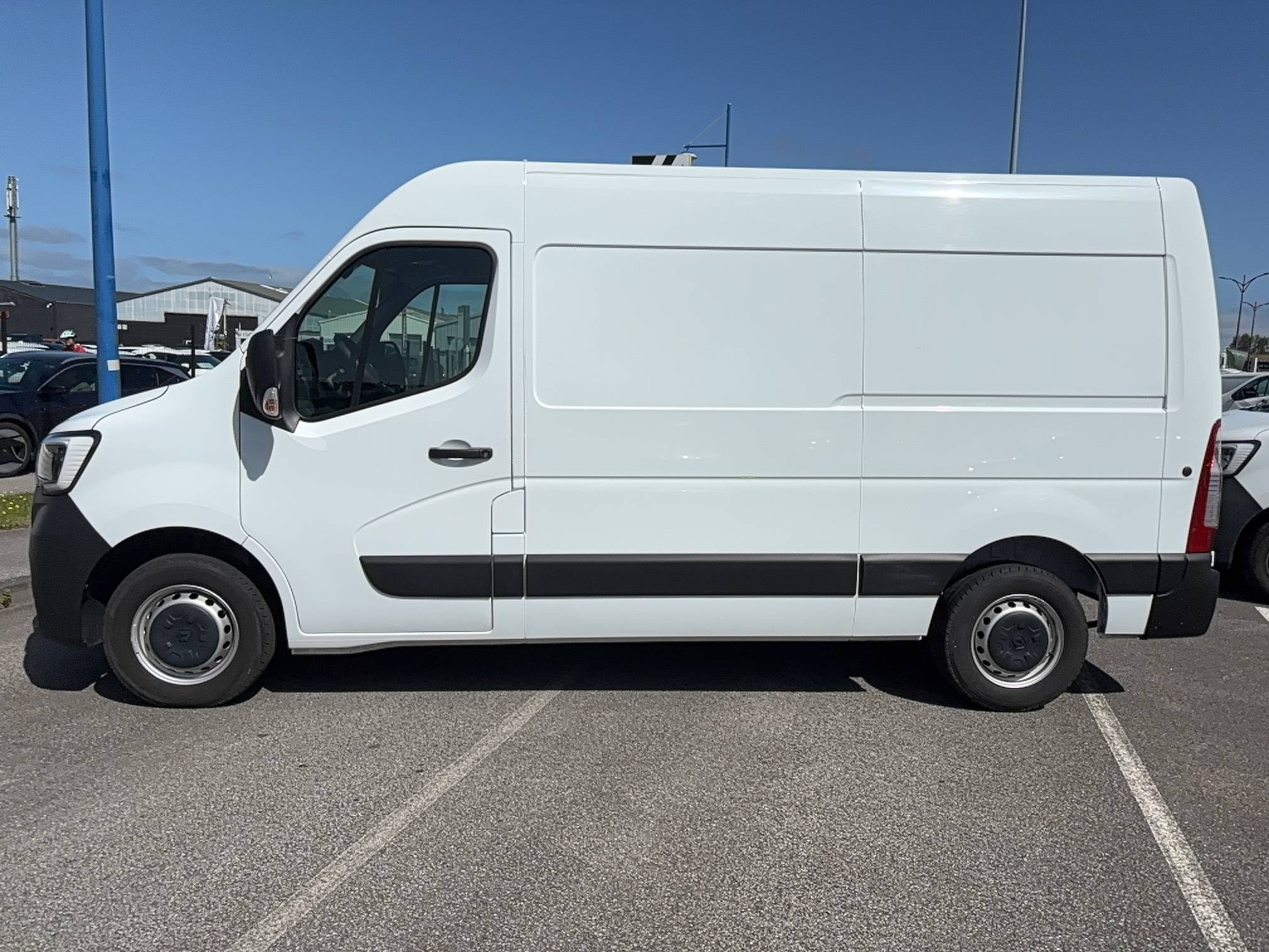 Renault Master Fourgon MASTER FGN TRAC F3500 L2H2 BLUE DCI 135 occasion de 2024 en vente à Cherbourg