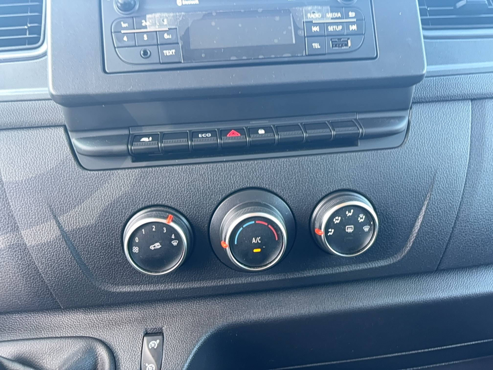 Vente en ligne Renault Master Fourgon MASTER FGN TRAC F3500 L2H2 BLUE DCI 135 au prix de 22 990 €